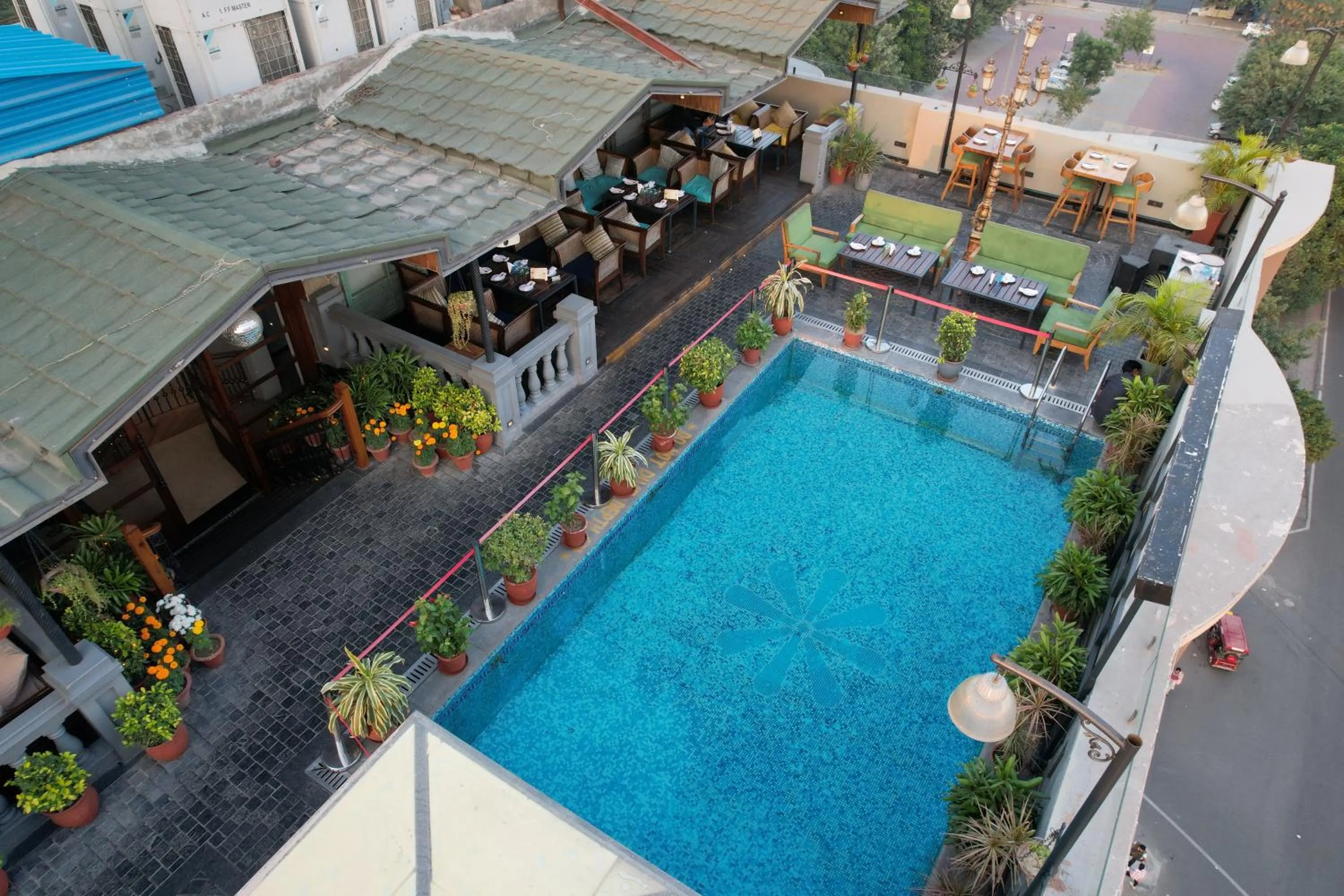 Swimming pool in Best Western Merrion