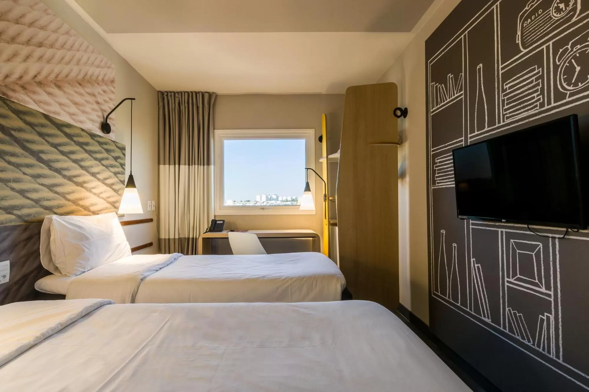 Bedroom, Bed in Ibis Americana