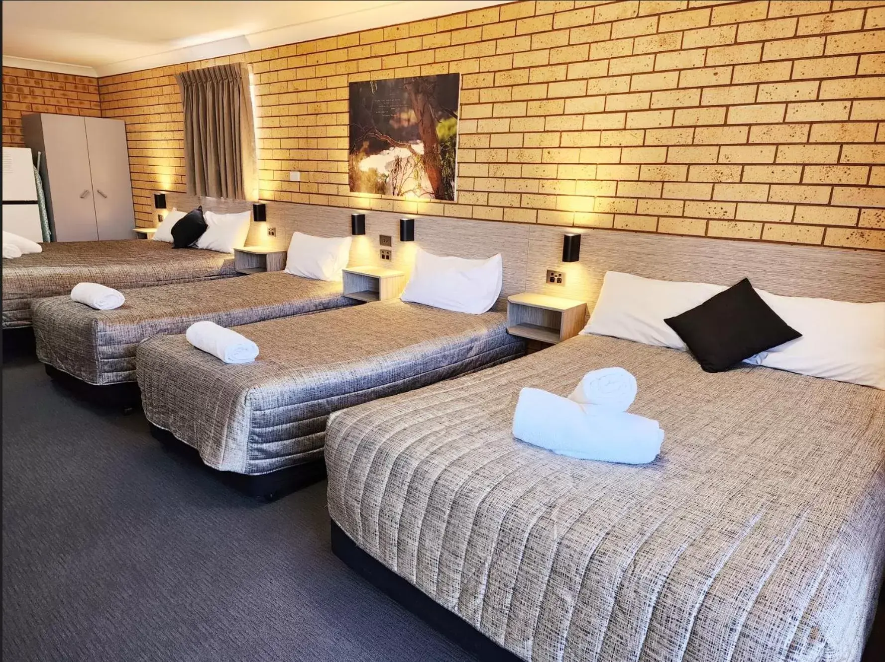 Large Family Room with Balcony - (Non Pet-Friendly) in Tallarook Motor Inn Large Family Room with Balcony - (Non Pet-Friendly) in Tallarook Motor Inn