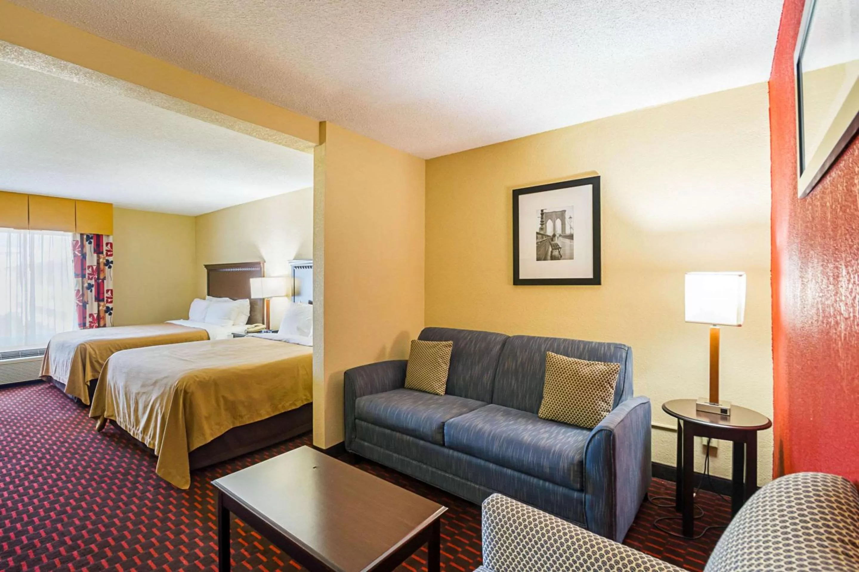 Photo of the whole room, Bed in Quality Inn & Suites Hagerstown