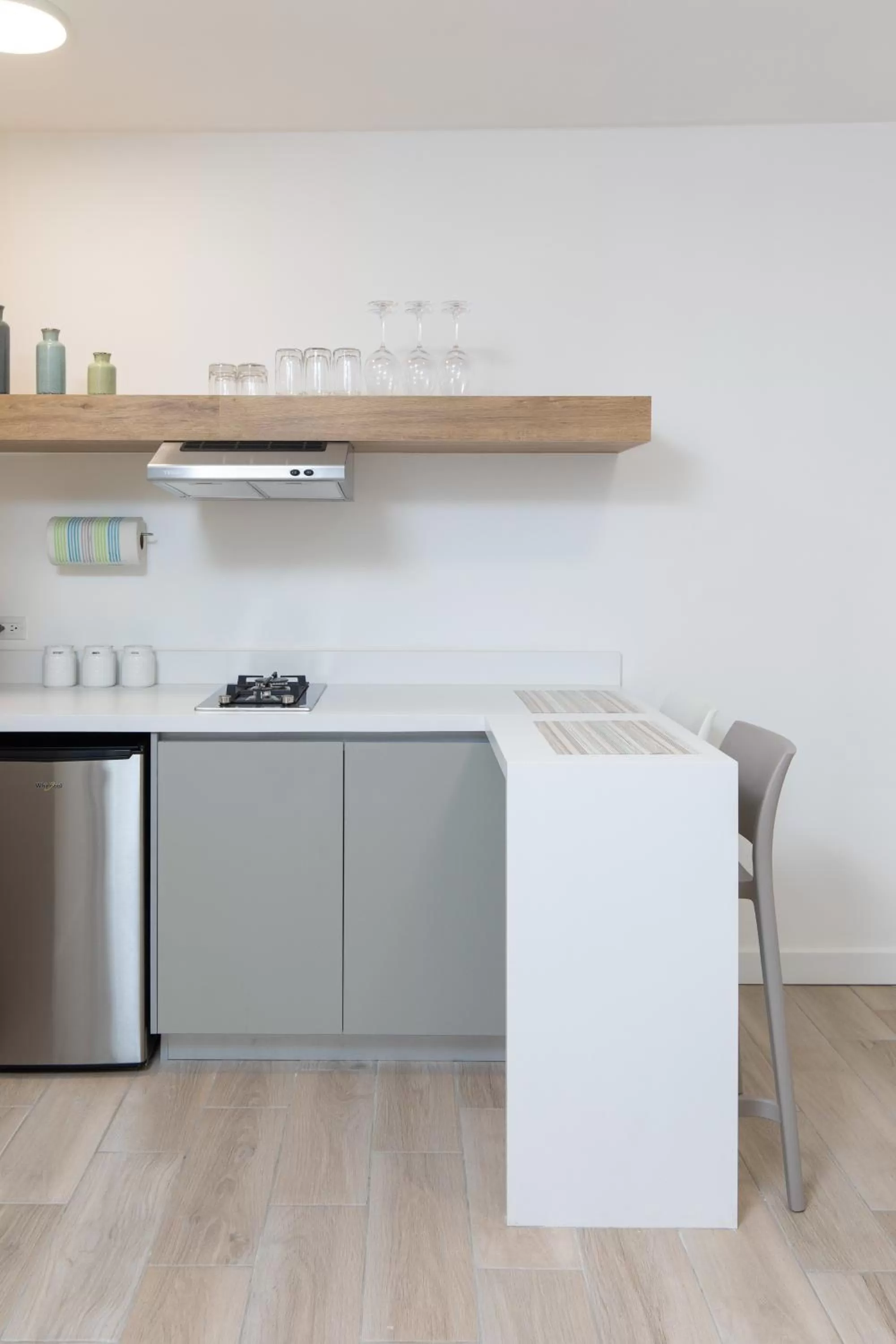 Kitchen or kitchenette, Kitchen/Kitchenette in Beach House by Eazy