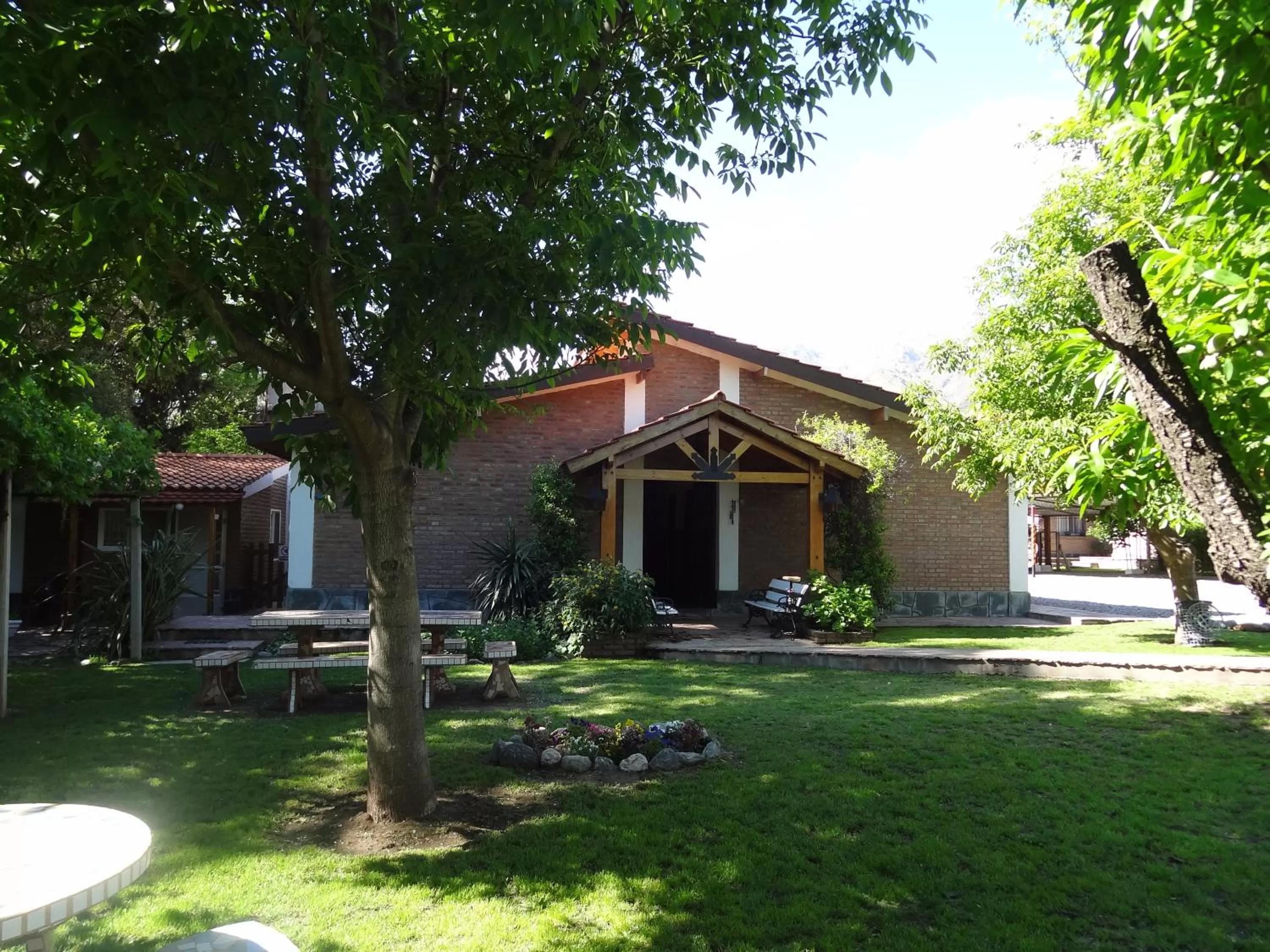 Facade/entrance in Hostería Lida