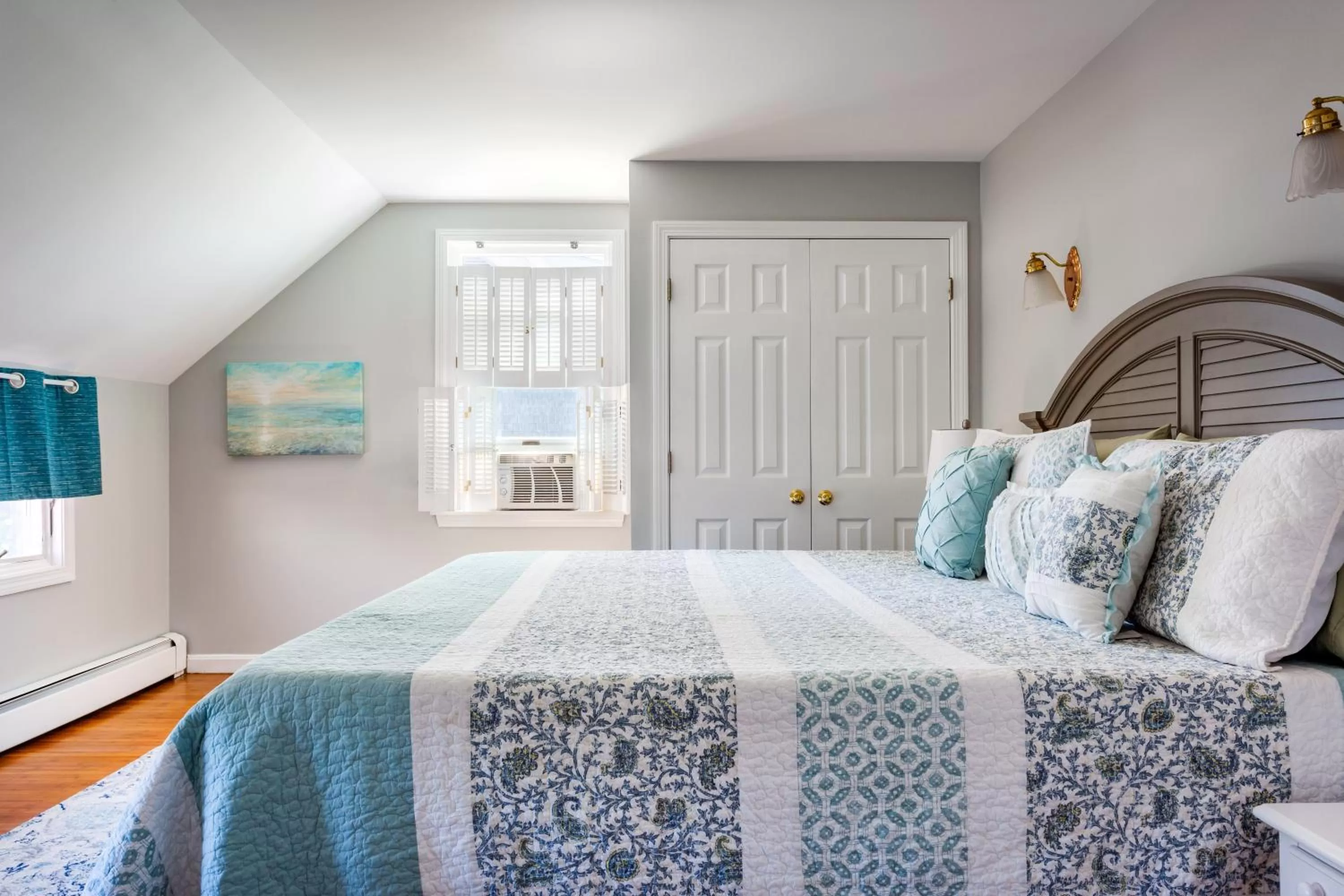 Bedroom, Bed in Avonlea