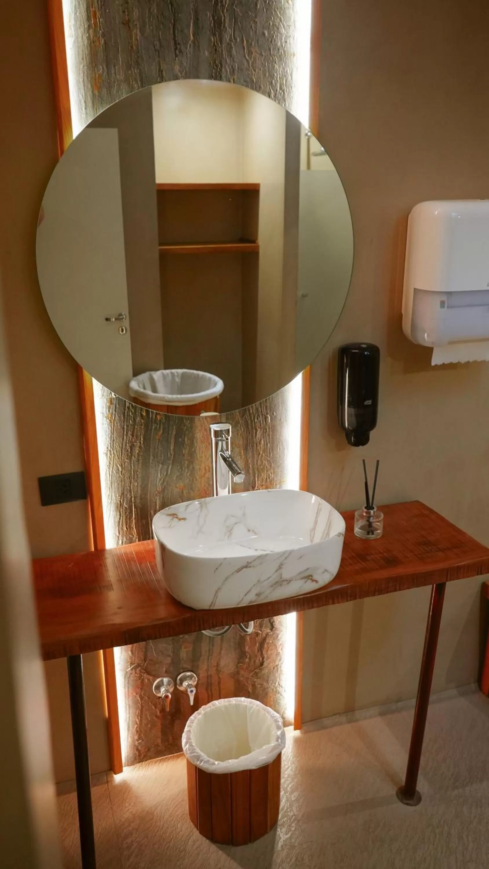 Bathroom in Hotel Canal Beagle