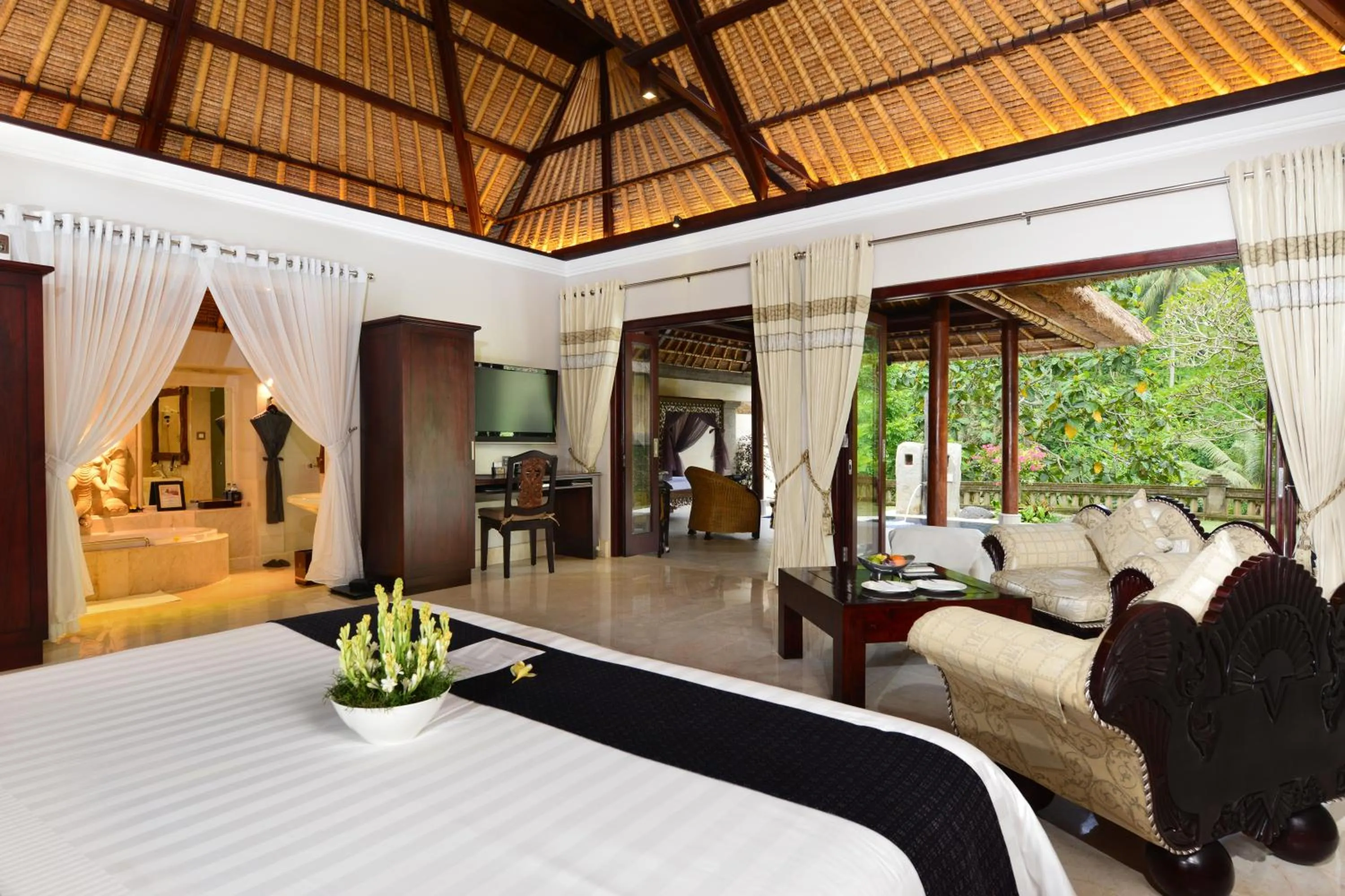 Bedroom, Bed in Viceroy Bali
