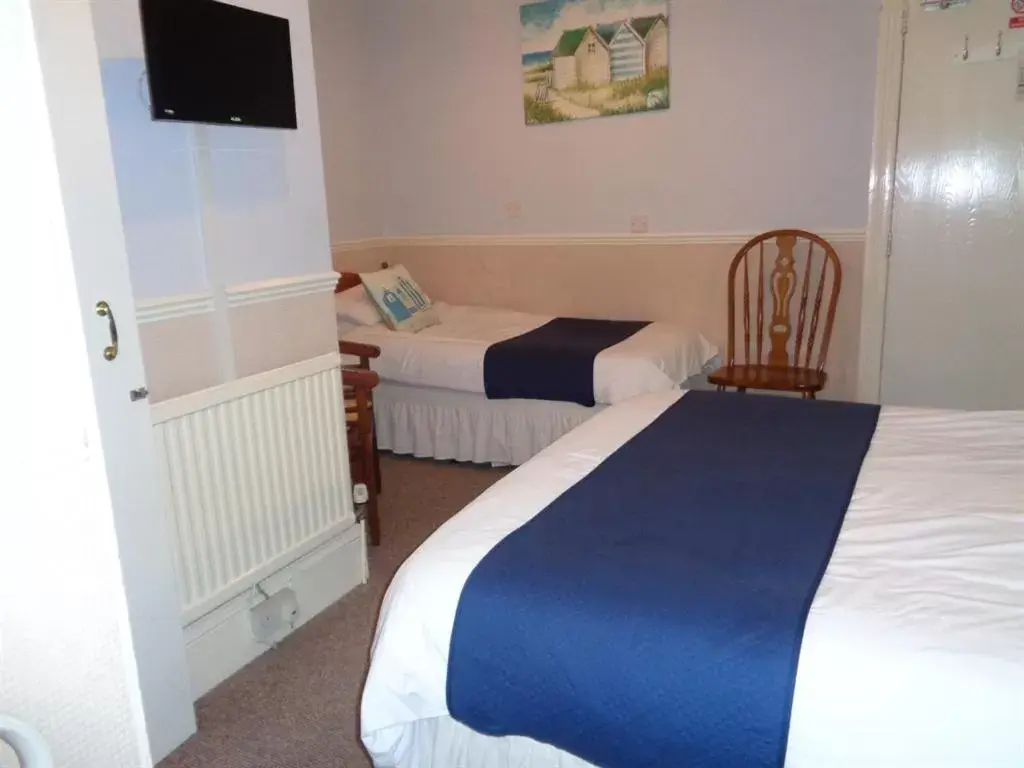 Triple Room in The Broadfield Triple Room in The Broadfield