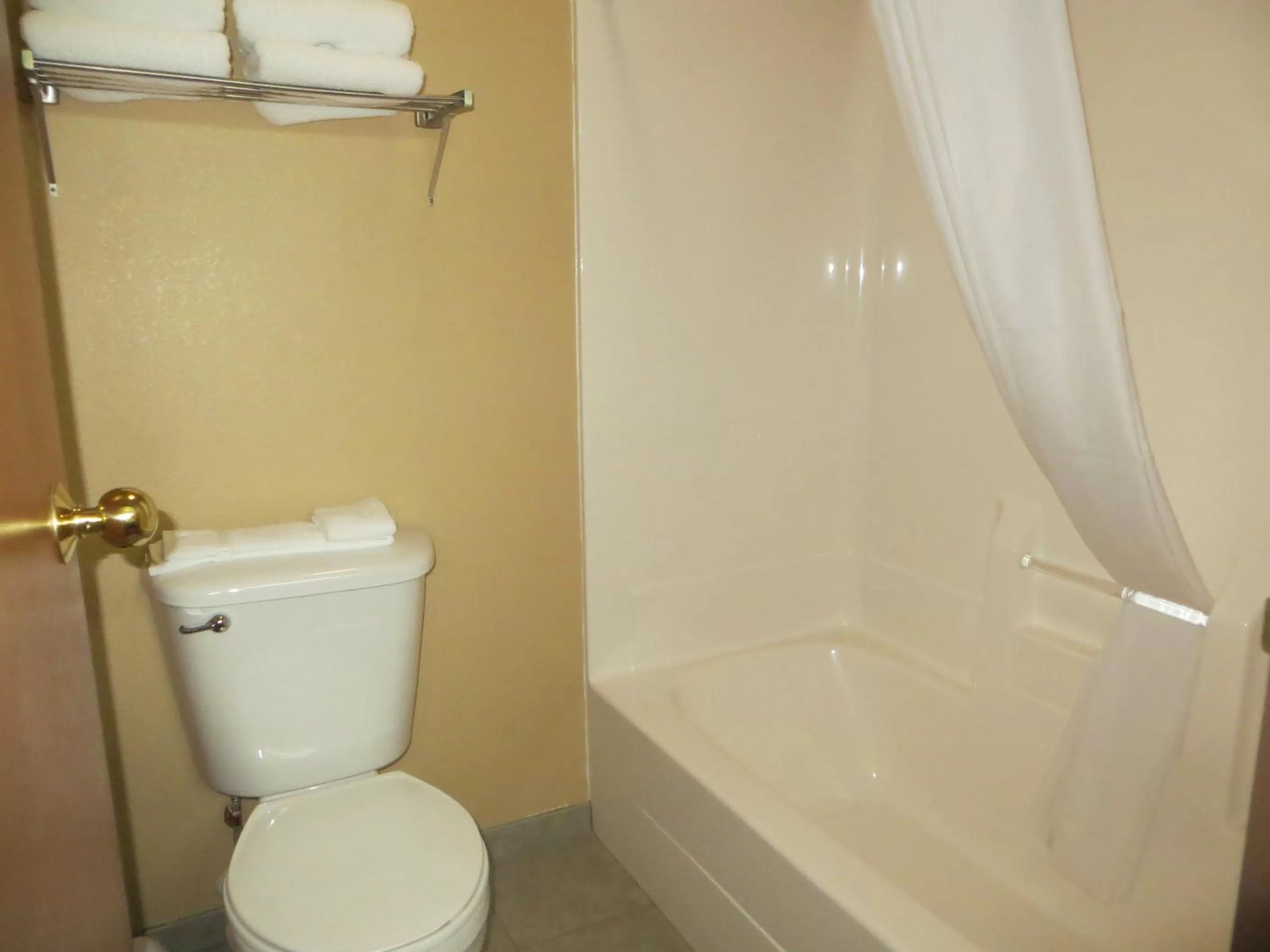 Bathroom in Cranberry Country Lodge