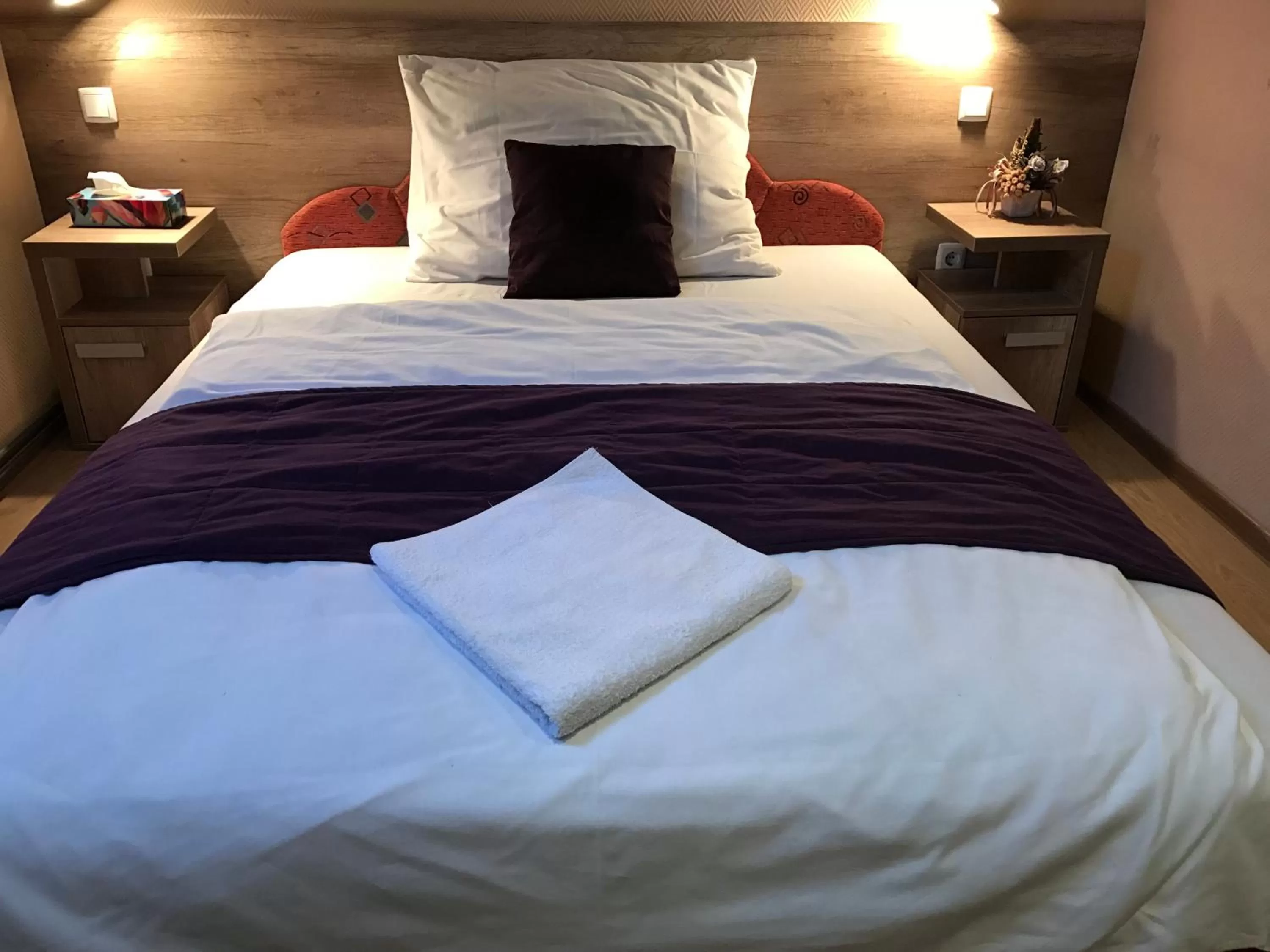 Bed in Abszolút Hotel és Panzió