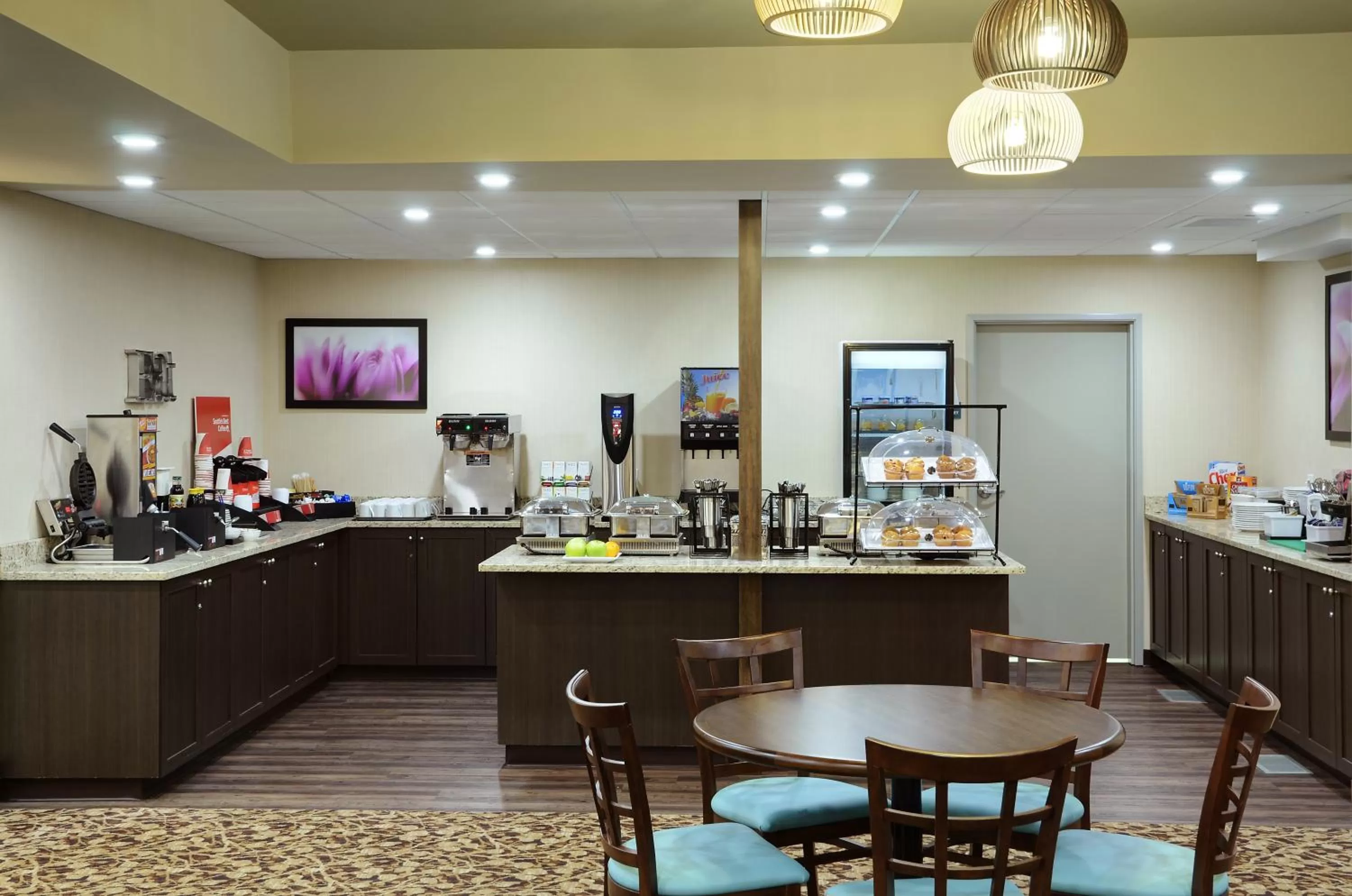 Food in Pomeroy Inn and Suites Vermilion