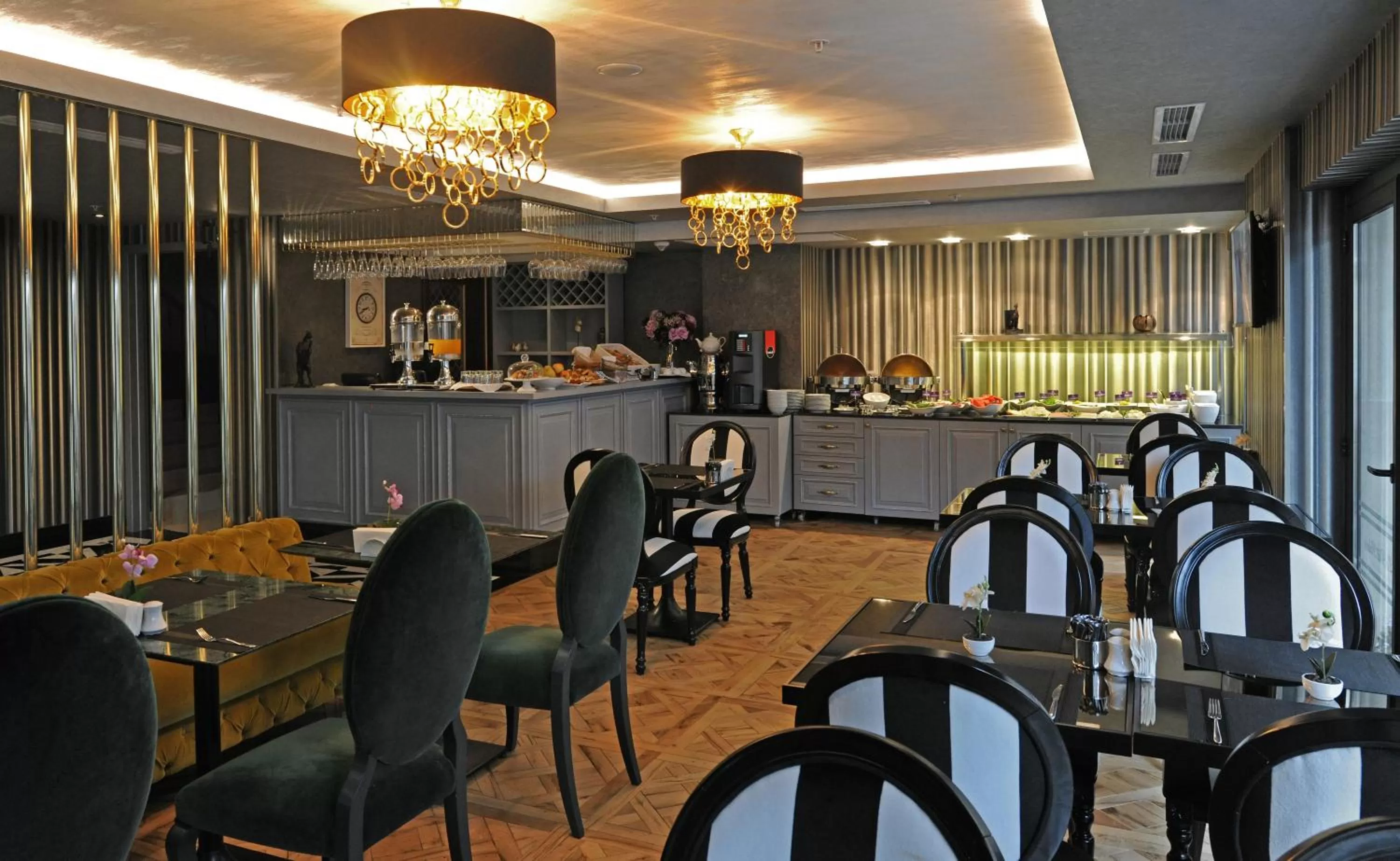 Breakfast in Le Petit Palace Hotel - Special Category