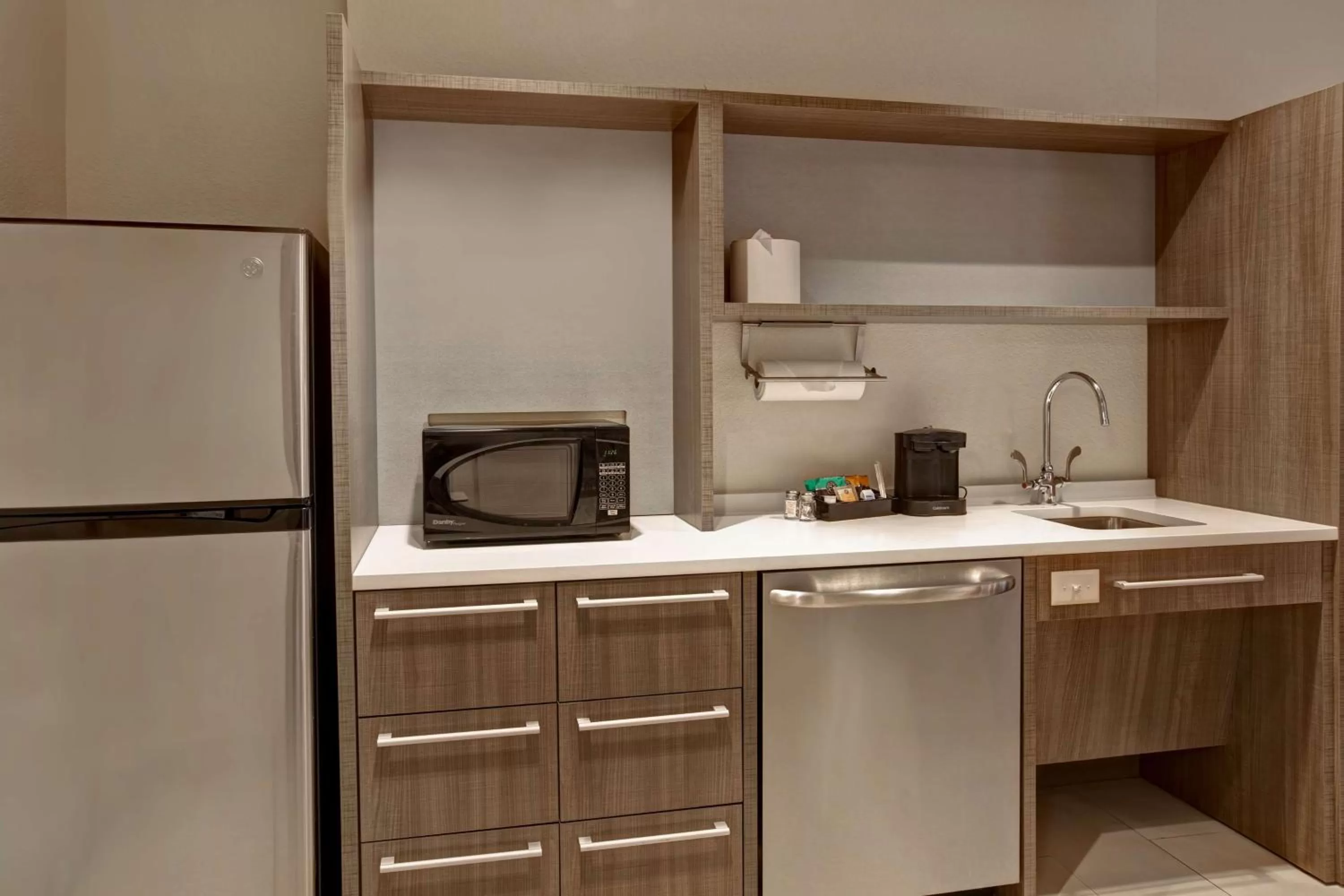 Kitchen or kitchenette in Home2 Suites By Hilton San Antonio on the Riverwalk