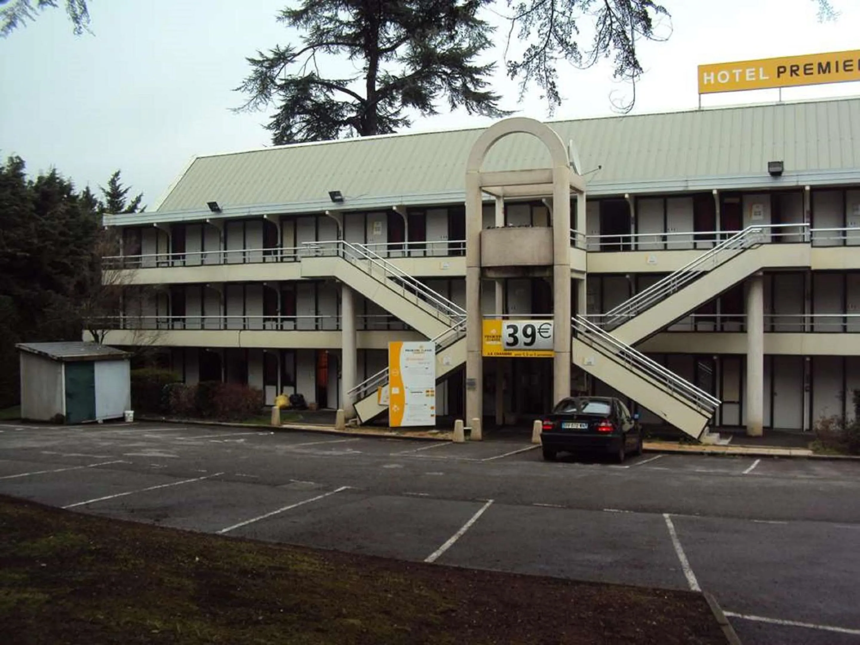 Facade/entrance in Premiere Classe St Etienne Nord Villars