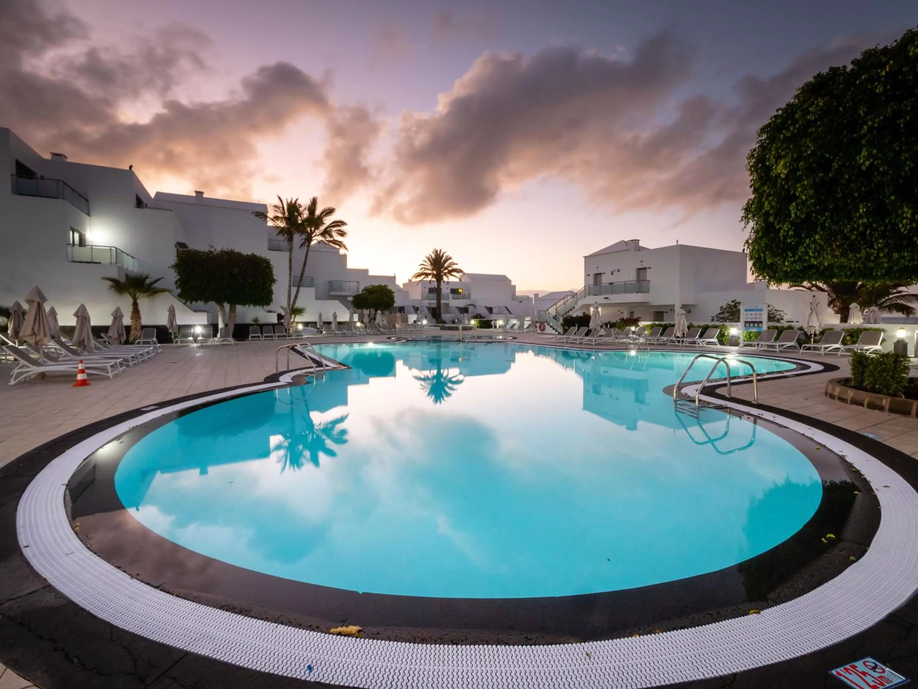 Swimming pool in Hotel Lanzarote Village