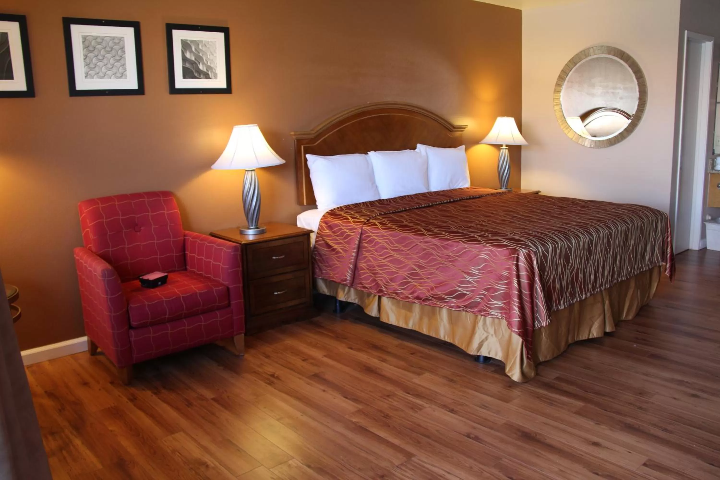 King Room in Franciscan Inn Motel