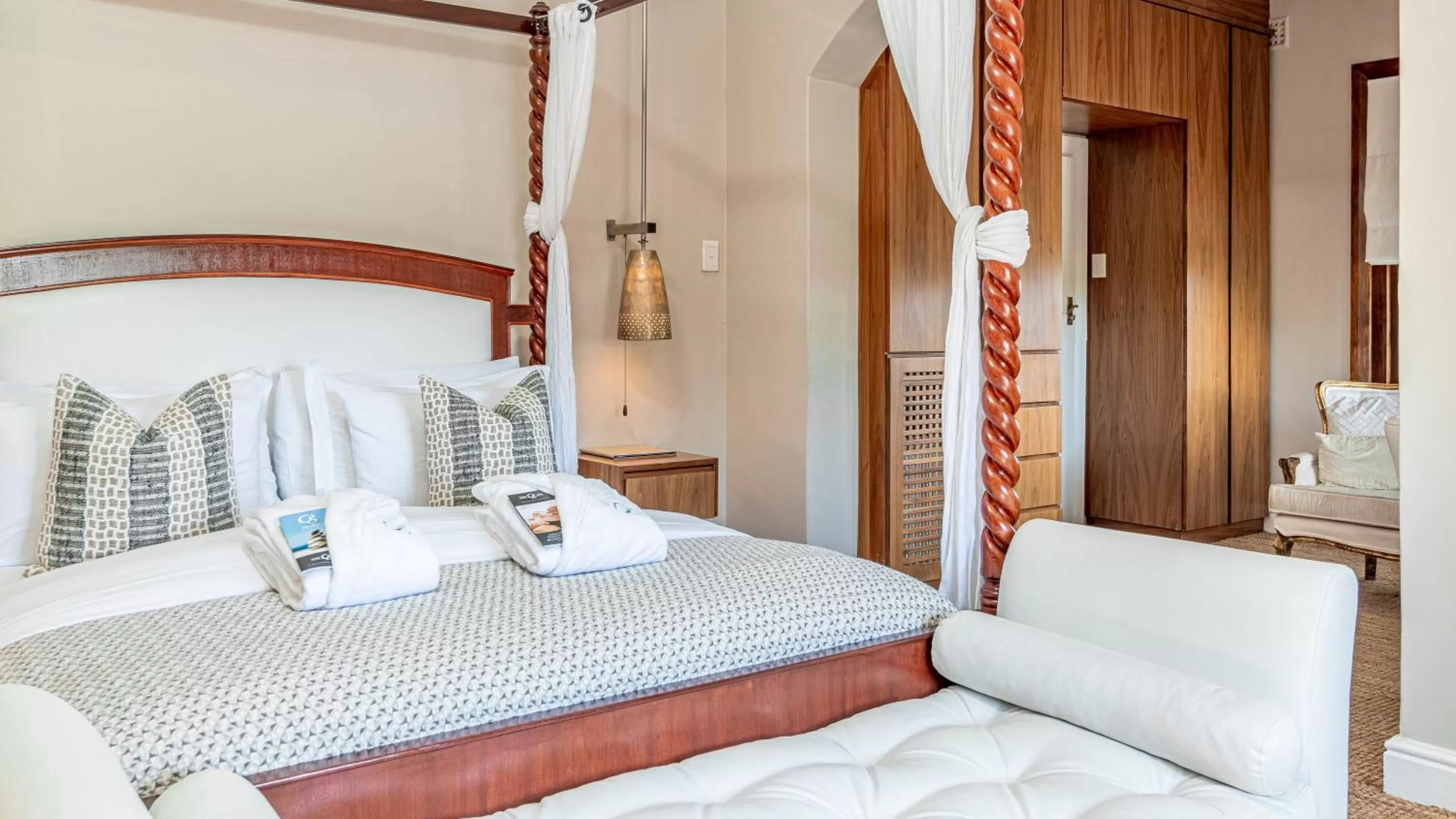 Property building, Bed in The Glen Boutique Hotel & Spa