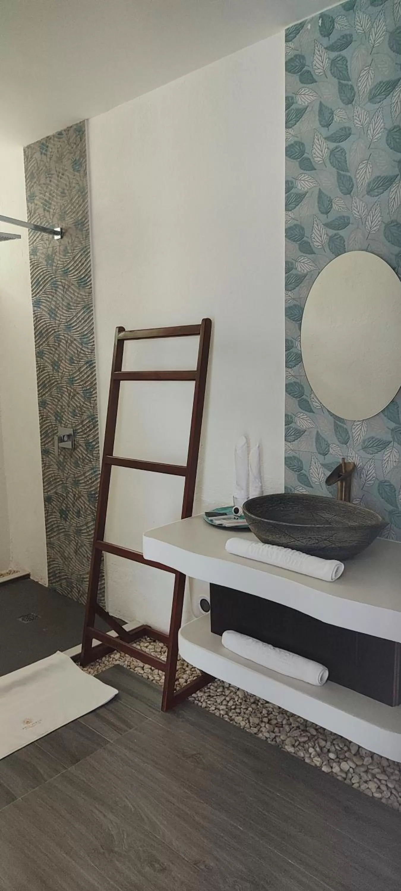 Bathroom in Carpe Diem Villas & Resort Dive & Stay resort