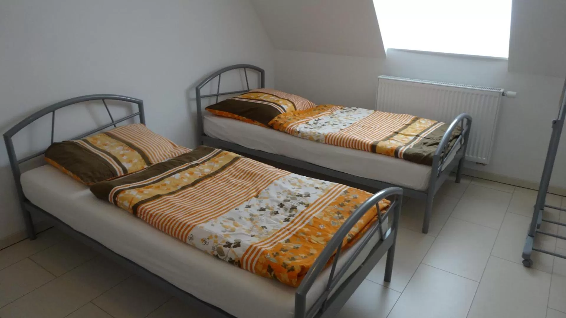 Photo of the whole room, Bed in Private Room with Breakfast