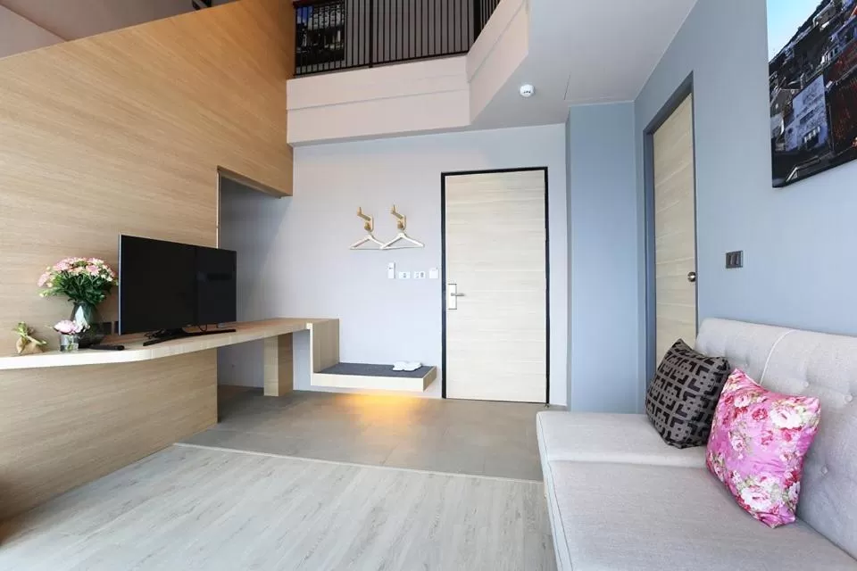 Living room, Bed in Hatyai Signature Hotel