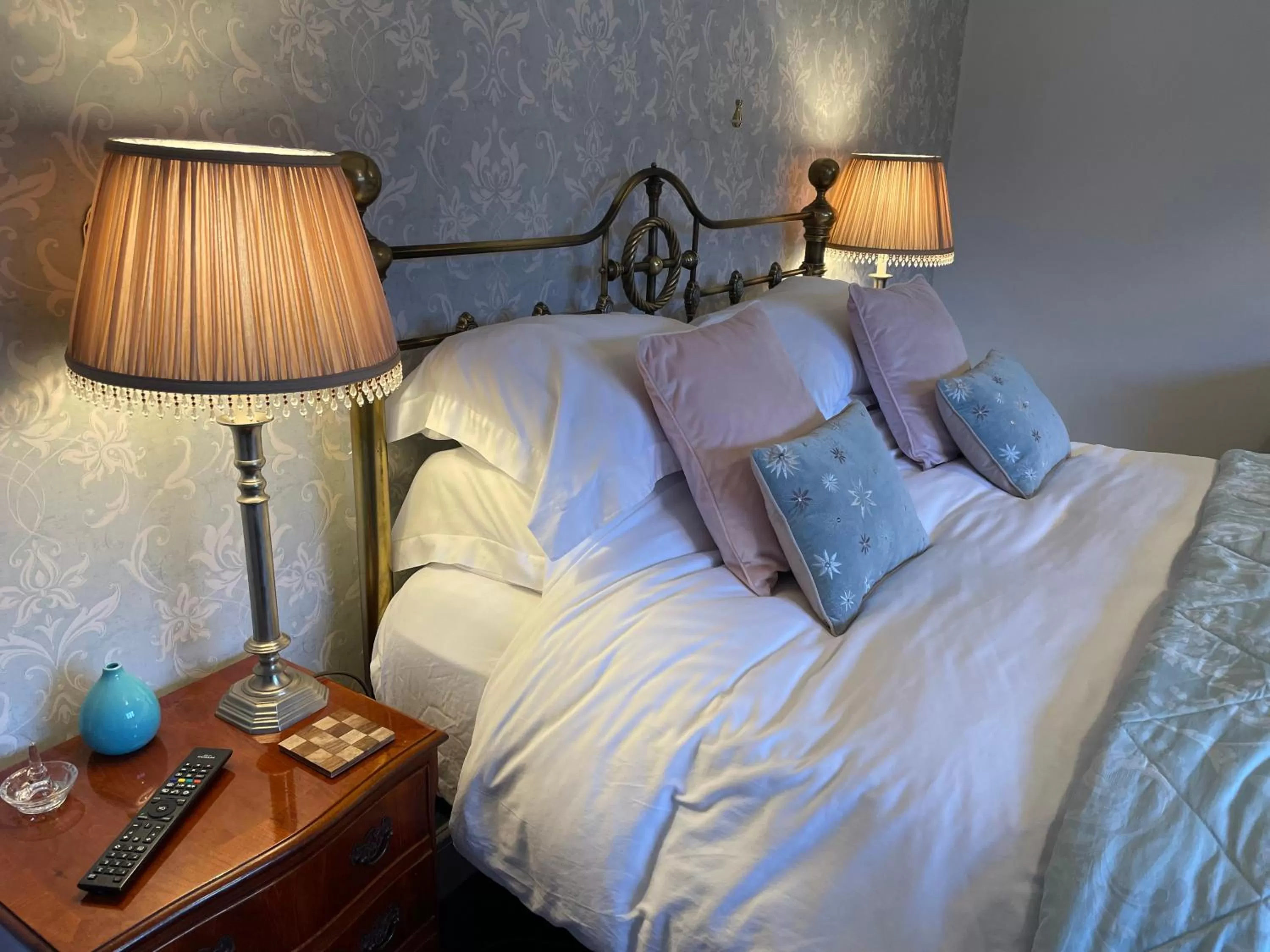 Bedroom, Bed in Eagle House - Award Winning B&B and Apartment
