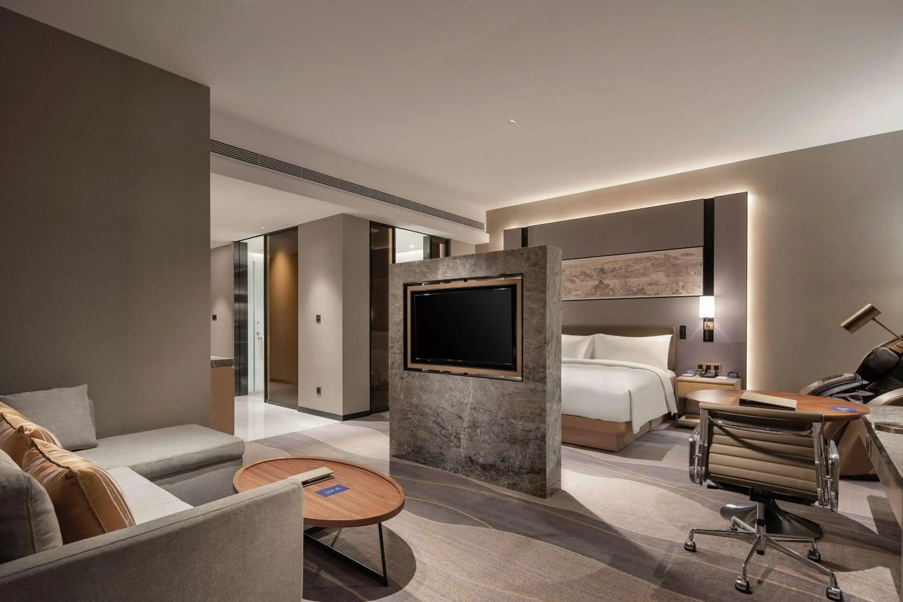 Deluxe King Suite in Doubletree By Hilton Suzhou Wujiang Deluxe King Suite in Doubletree By Hilton Suzhou Wujiang