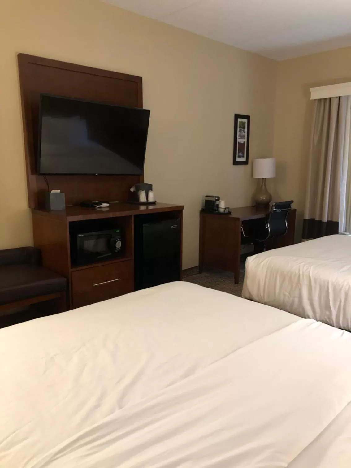 TV and multimedia, Bed in Wingate by Wyndham Grove City
