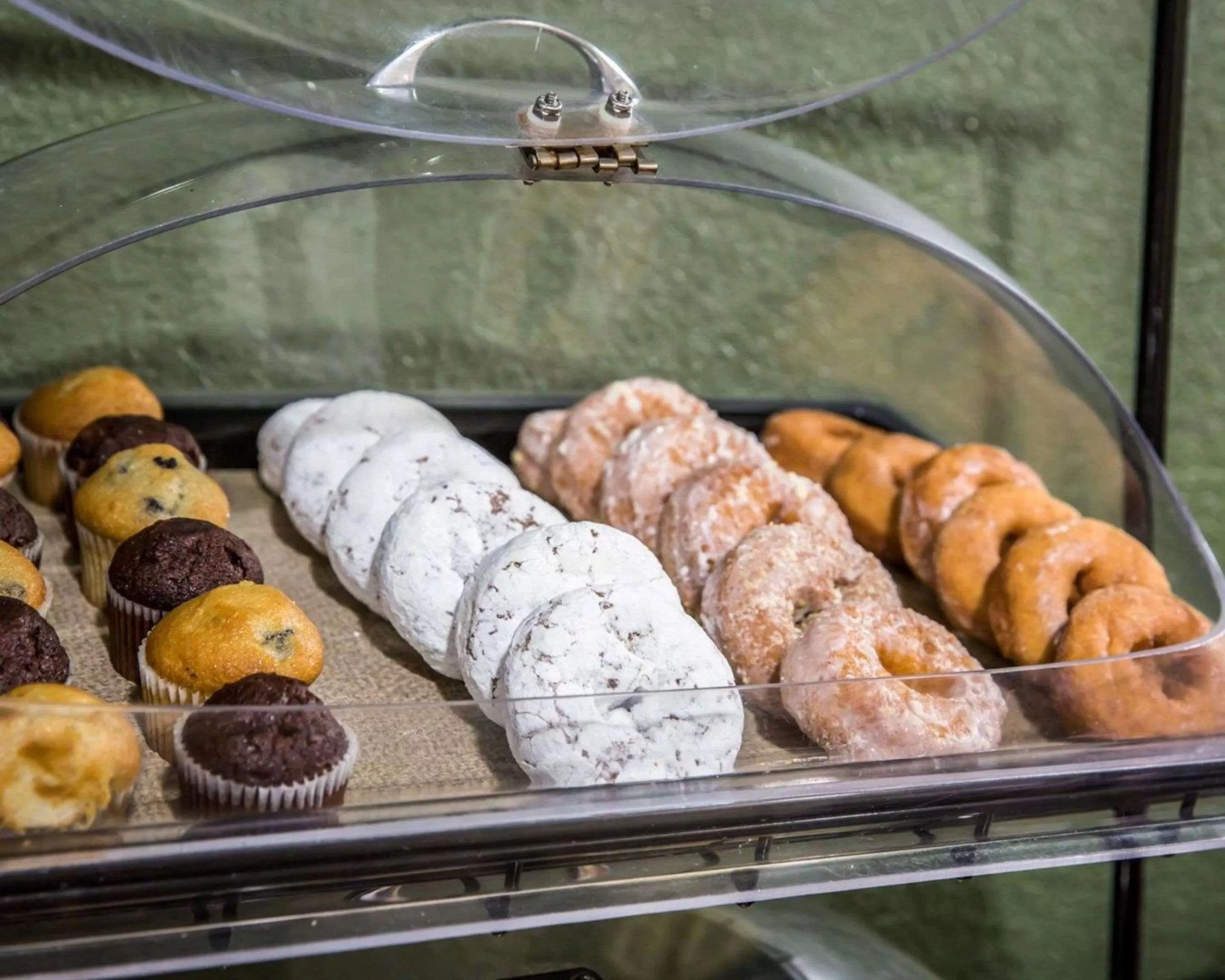 Restaurant/places to eat in Rodeway Inn & Suites Plymouth Hwy 64