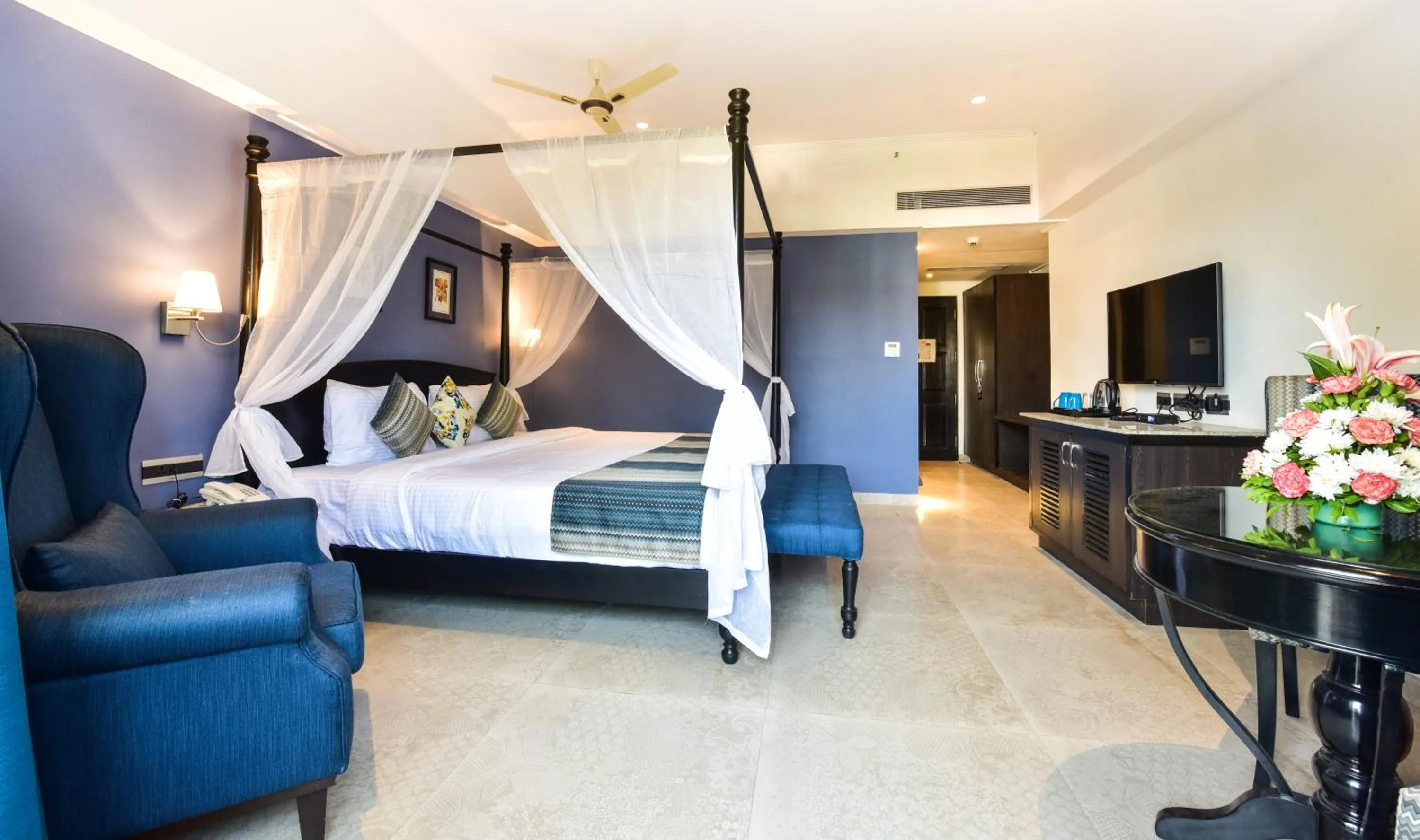 Photo of the whole room, Bed in Silver Sands Serenity Resort, Candolim