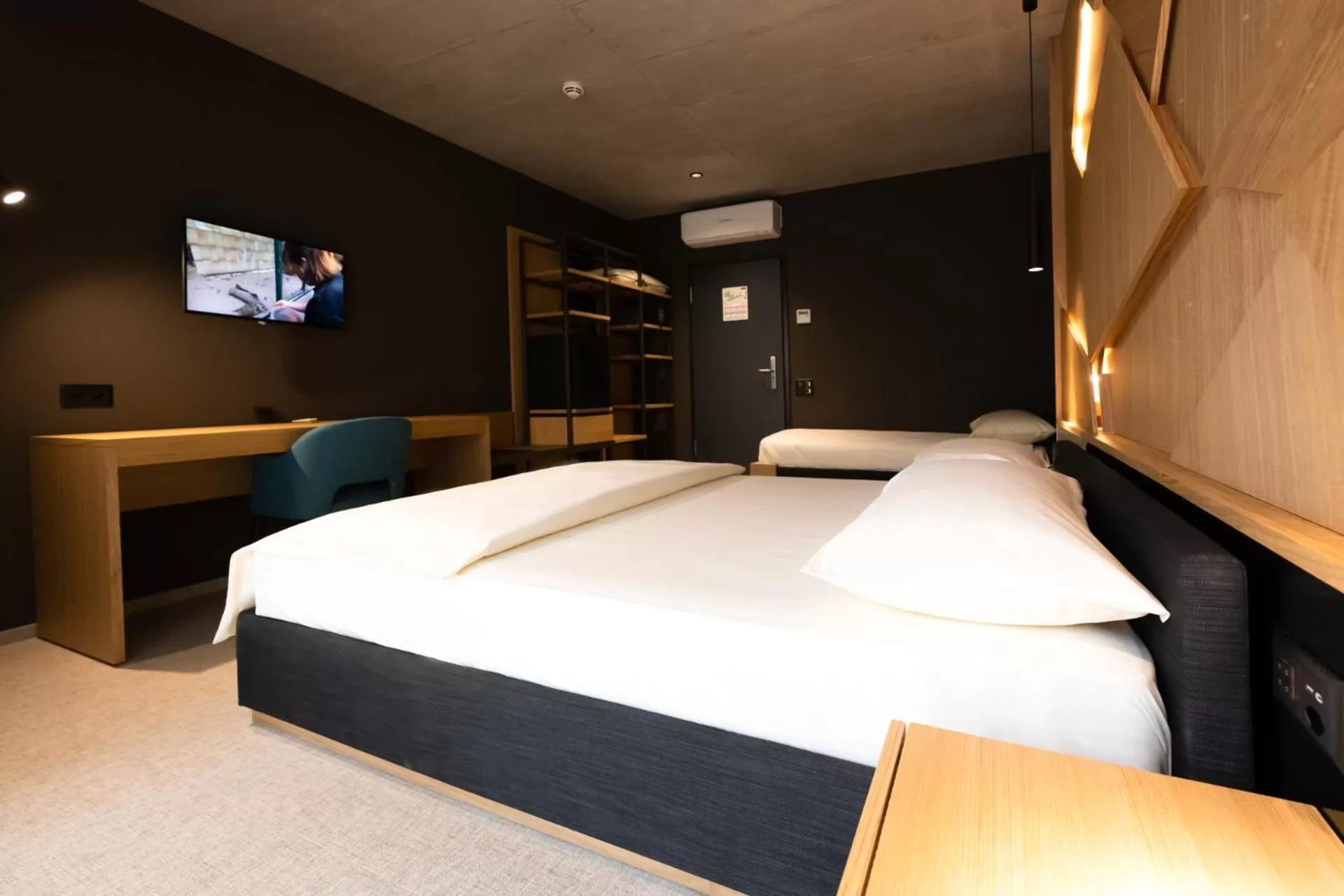Photo of the whole room, Bed in 6532 Smart Hotel - Self check-in
