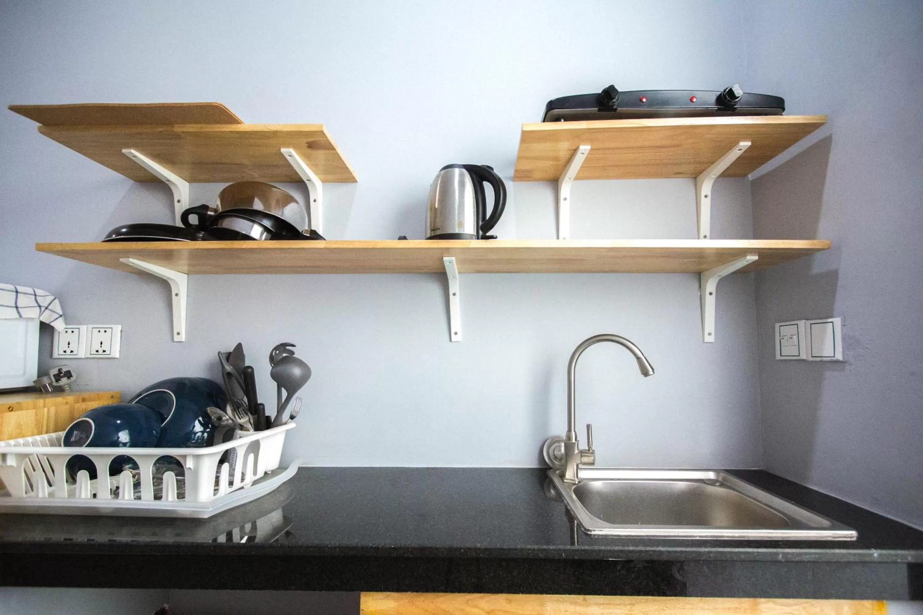 Kitchen or kitchenette in The Artist Residence