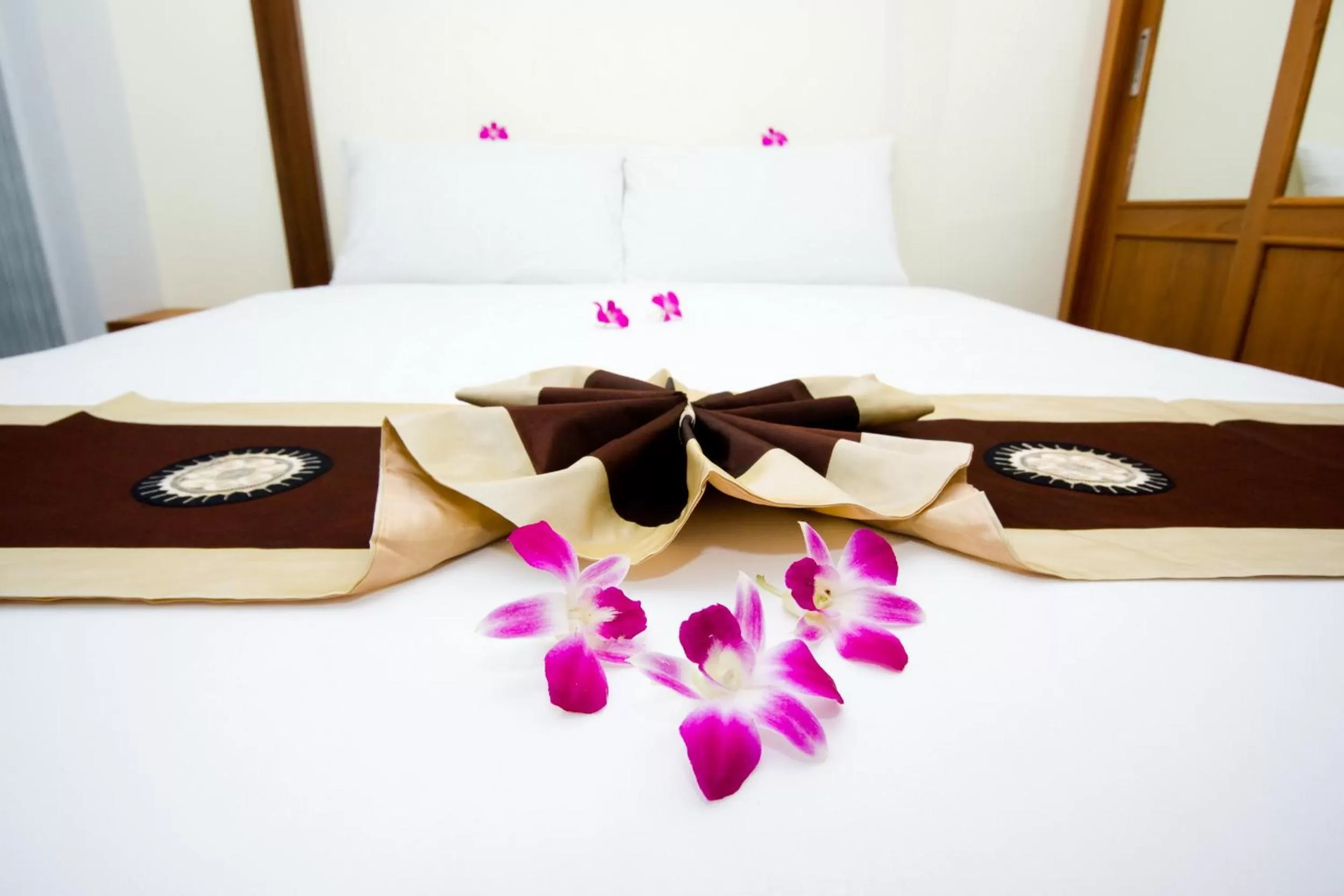 Bed in Krabi Apartment Hotel