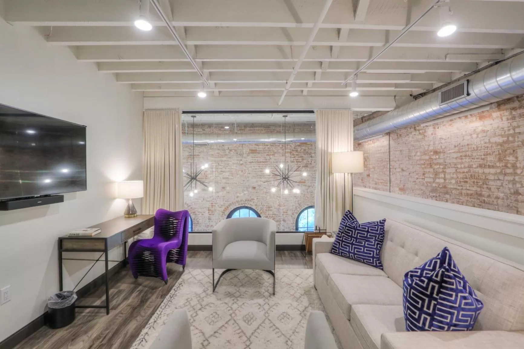 Seating area in Studio 154 Hotel