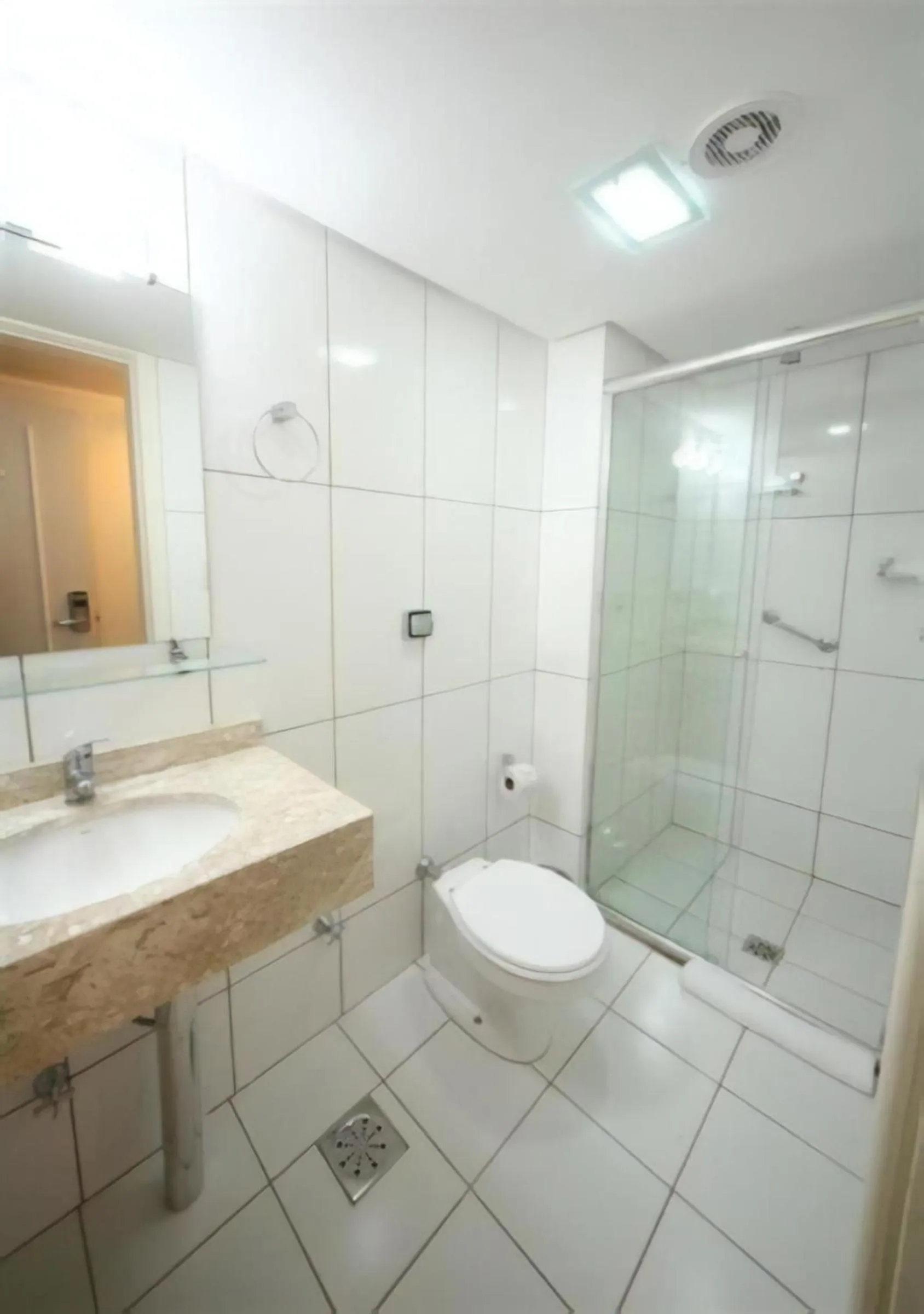 Shower in Charrua Hotel