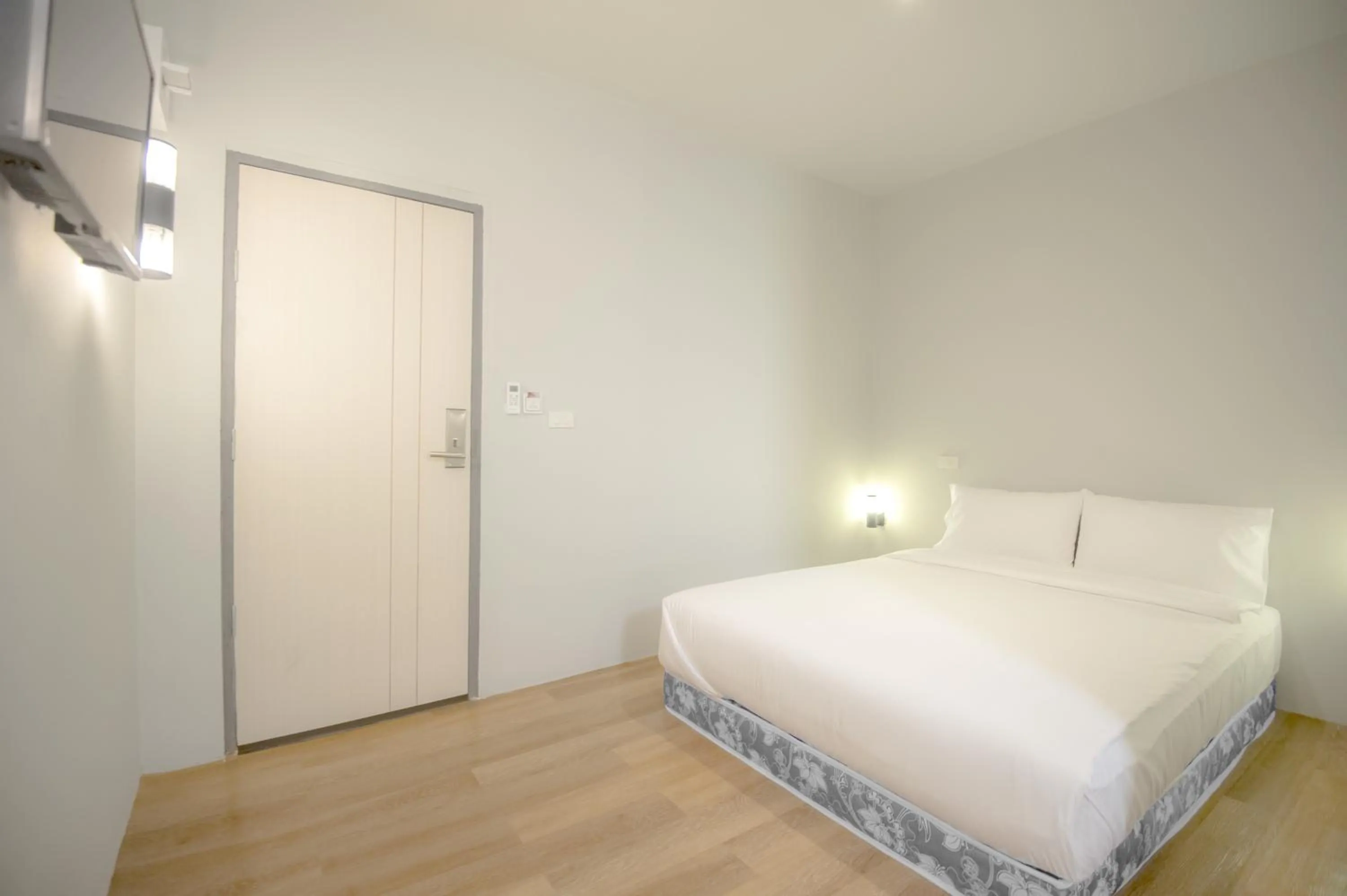 Bedroom, Bed in Glur Central Pratunam