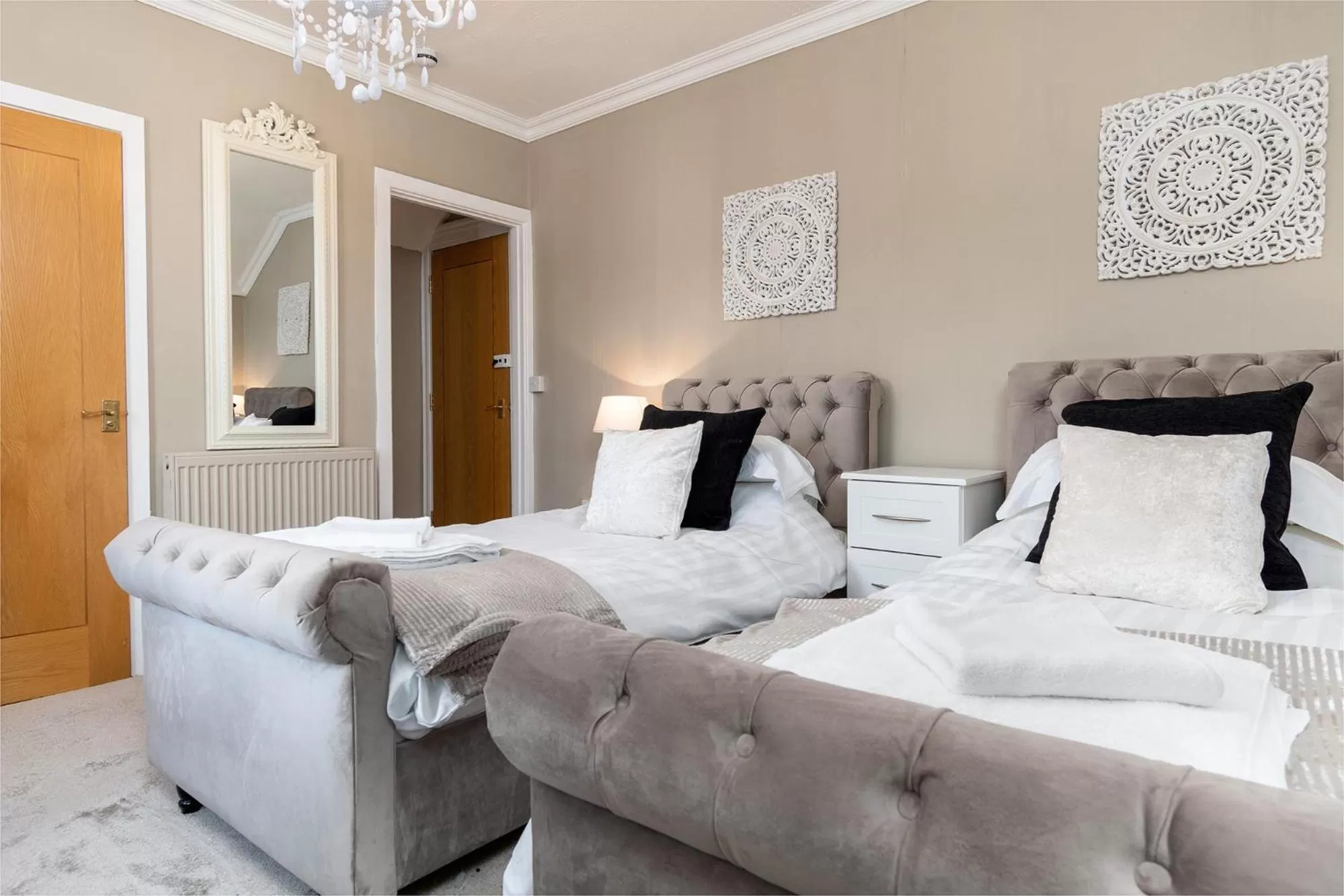 Bed in Lansdowne House with Private Car Park