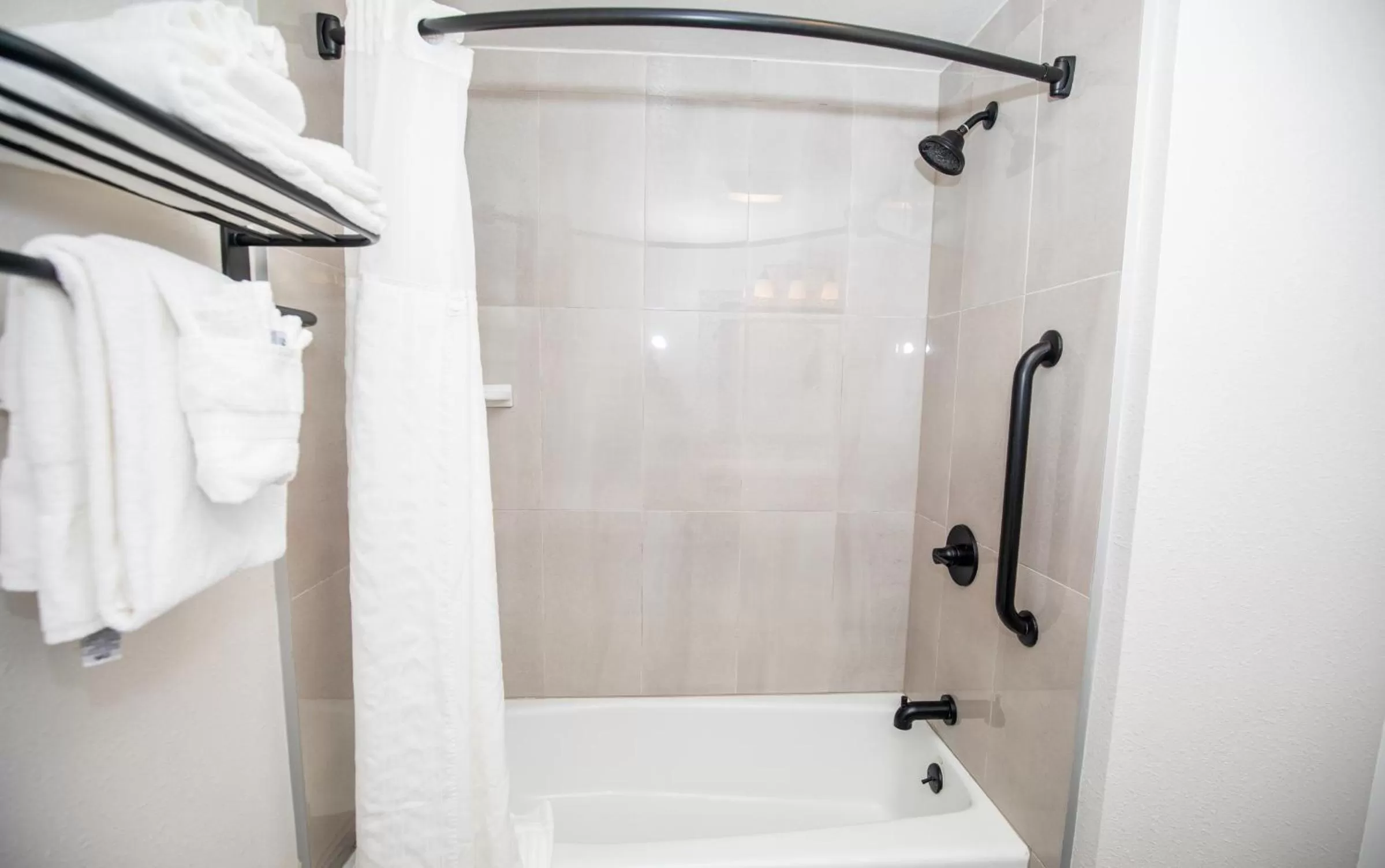 Bathroom in Comfort Inn Carmel By the Sea