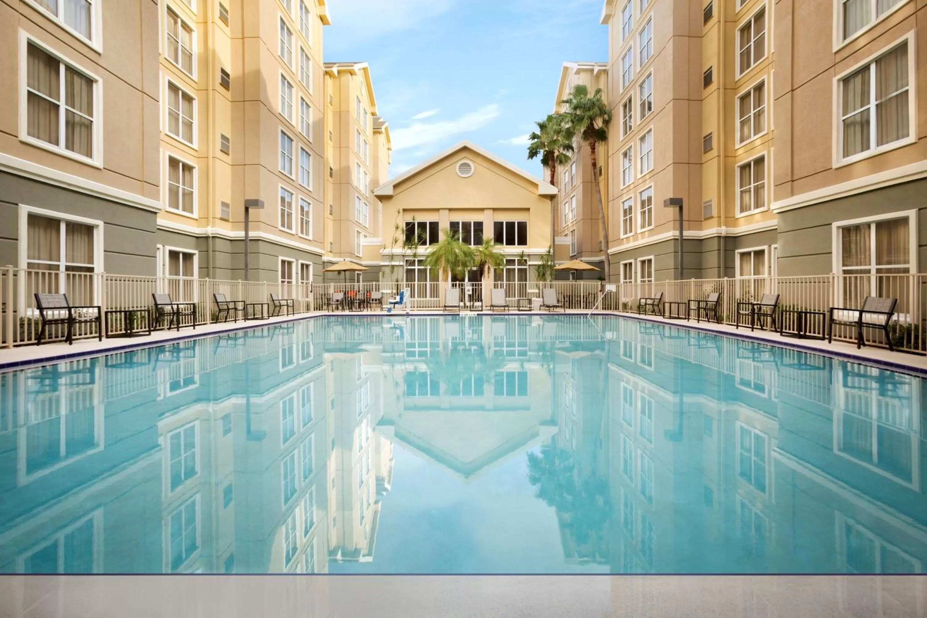 Pool view in Homewood Suites by Hilton Orlando-International Drive Convention Center