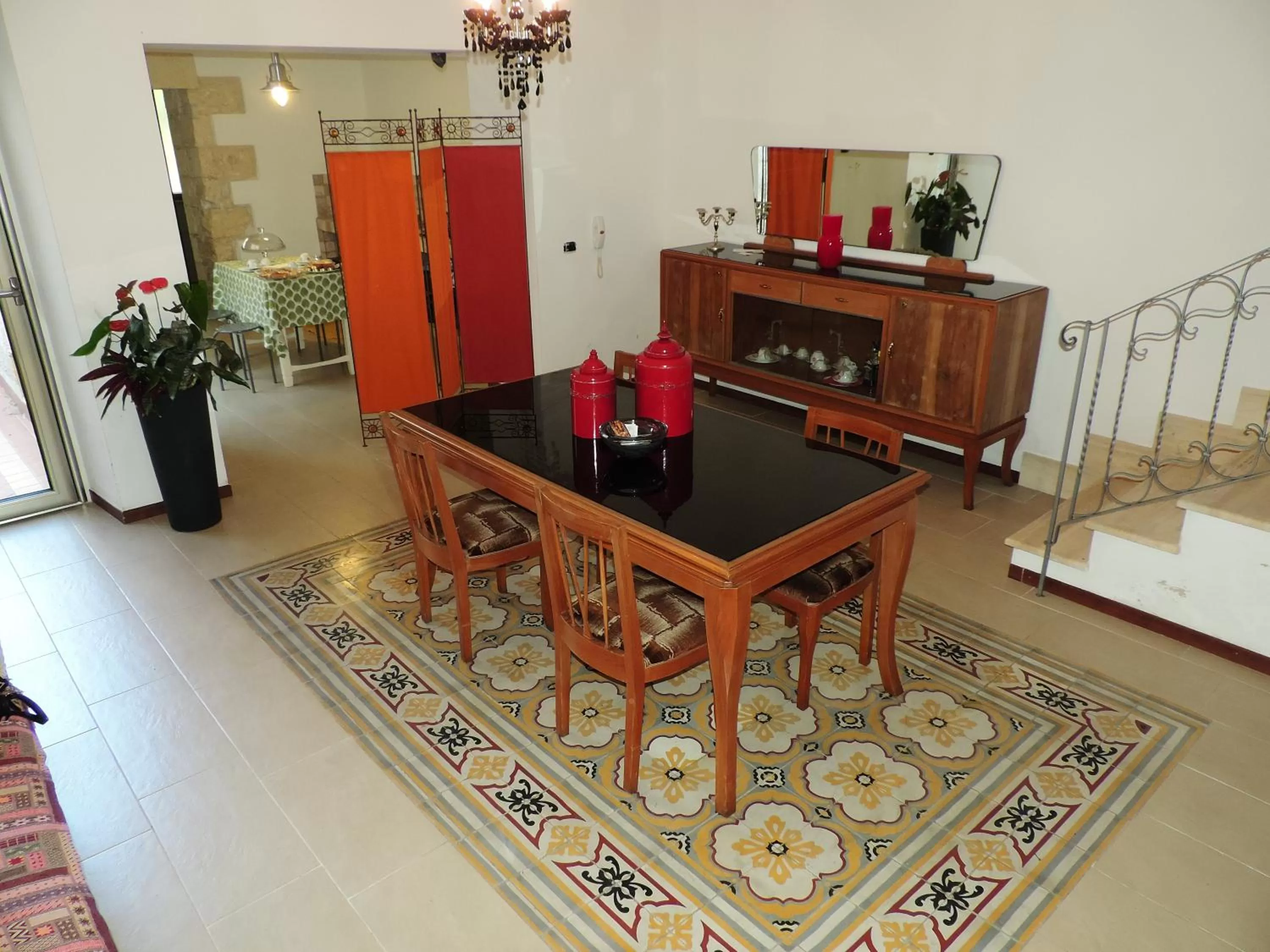 Communal lounge/ TV room, Kitchen/Kitchenette in B&B Danonna