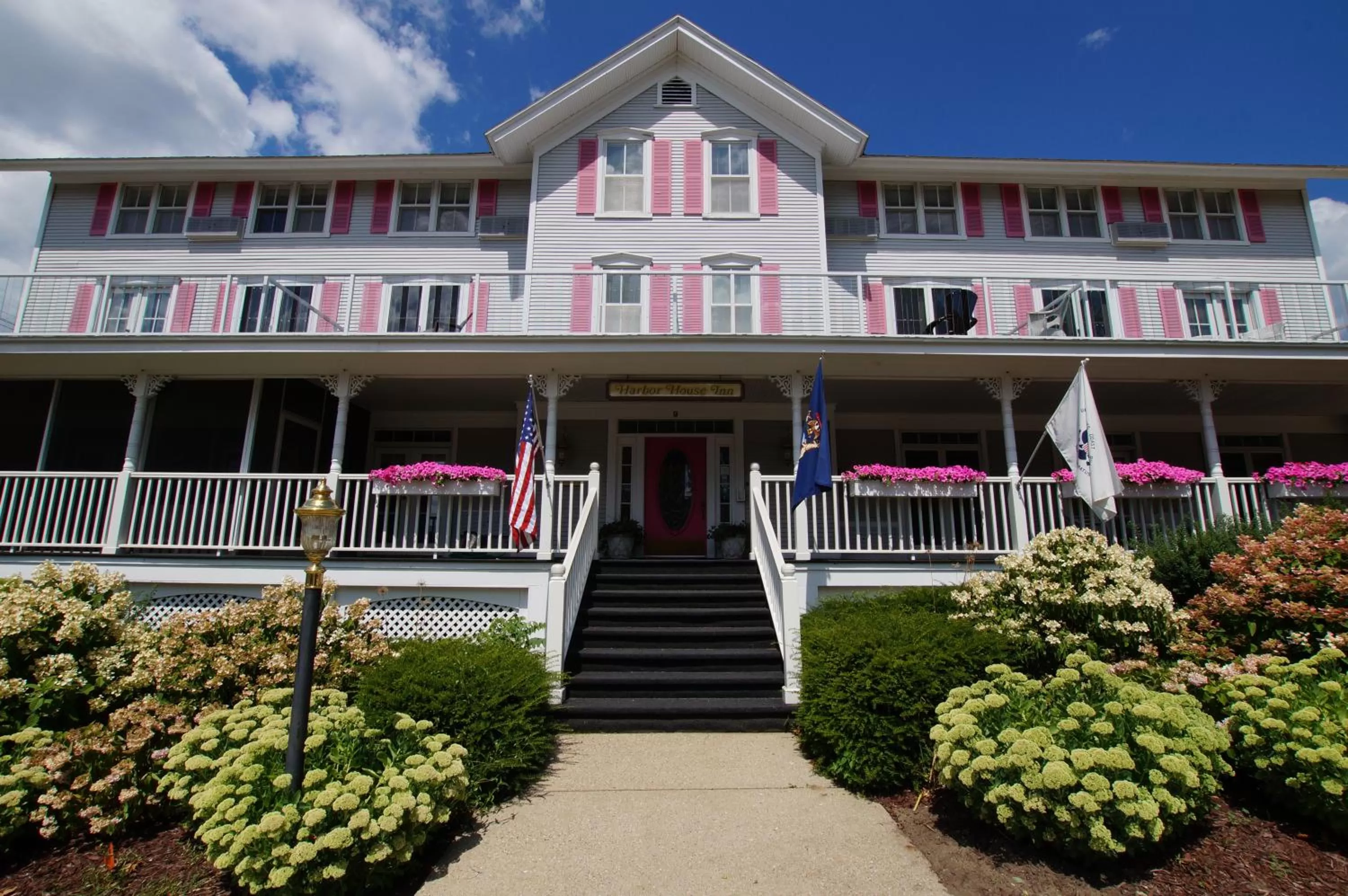 Property building in Harbor House Inn
