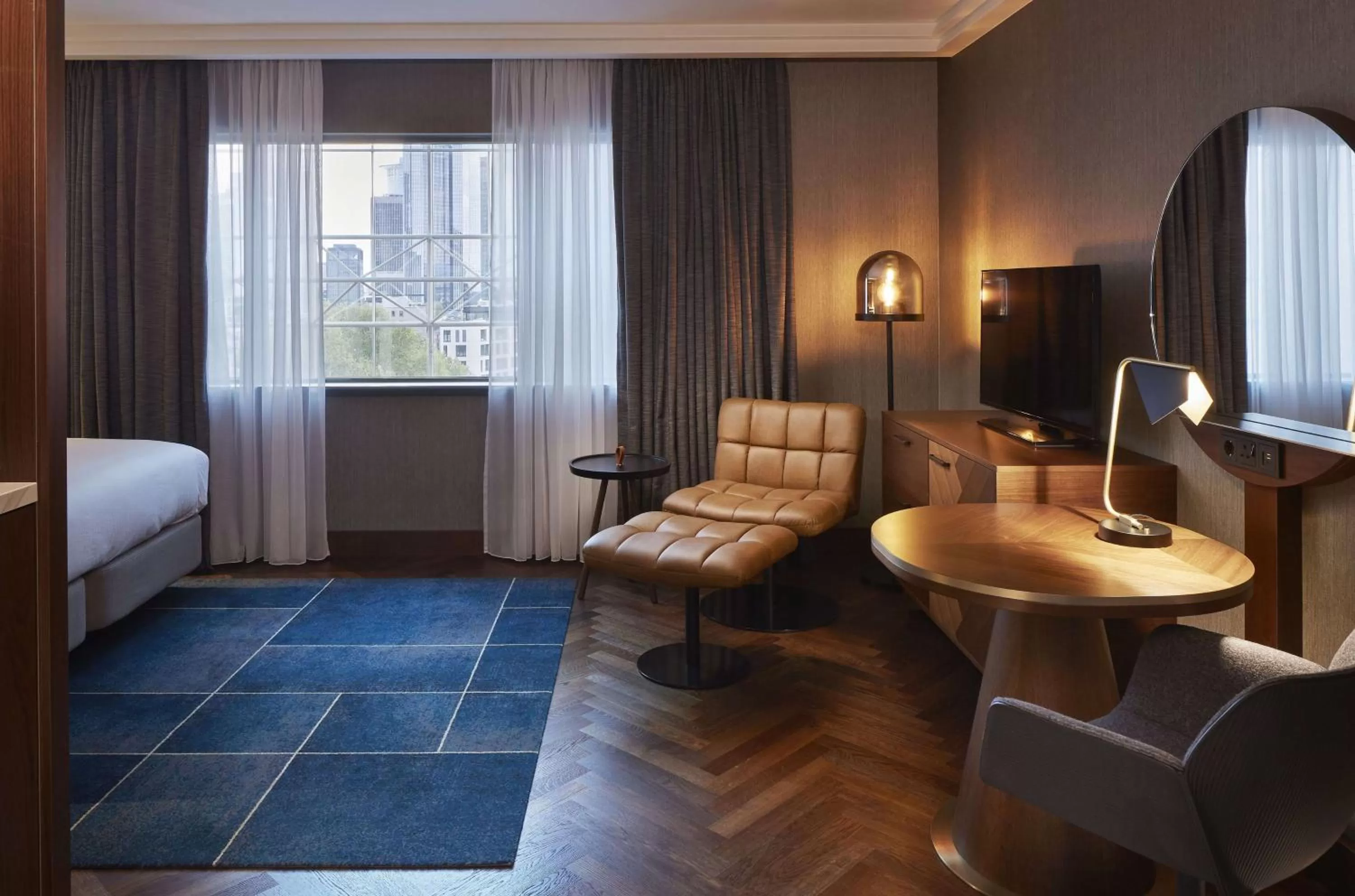 Photo of the whole room, Bed in Hilton Frankfurt City Centre