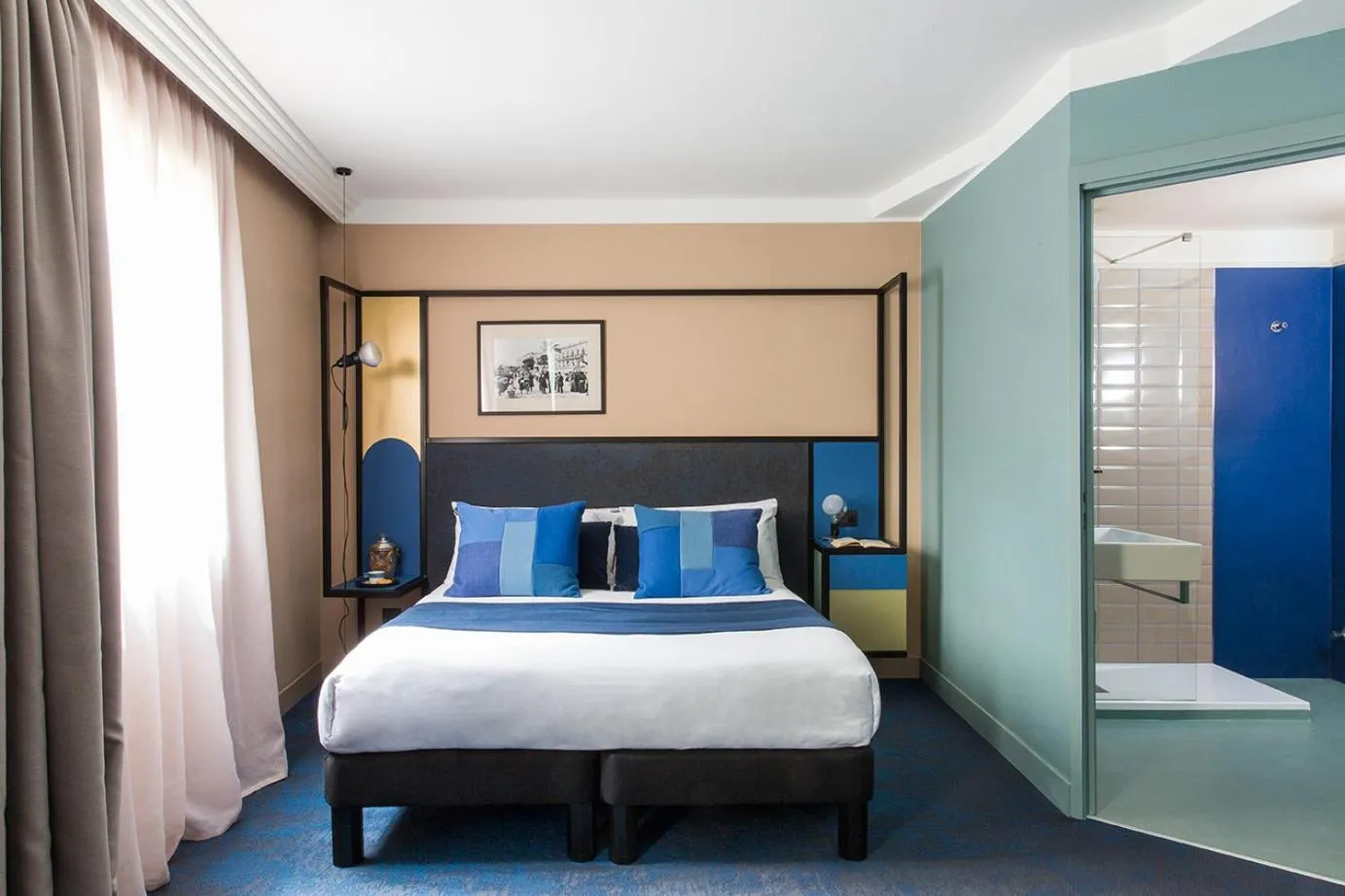 Bed in Hôtel les Cigales