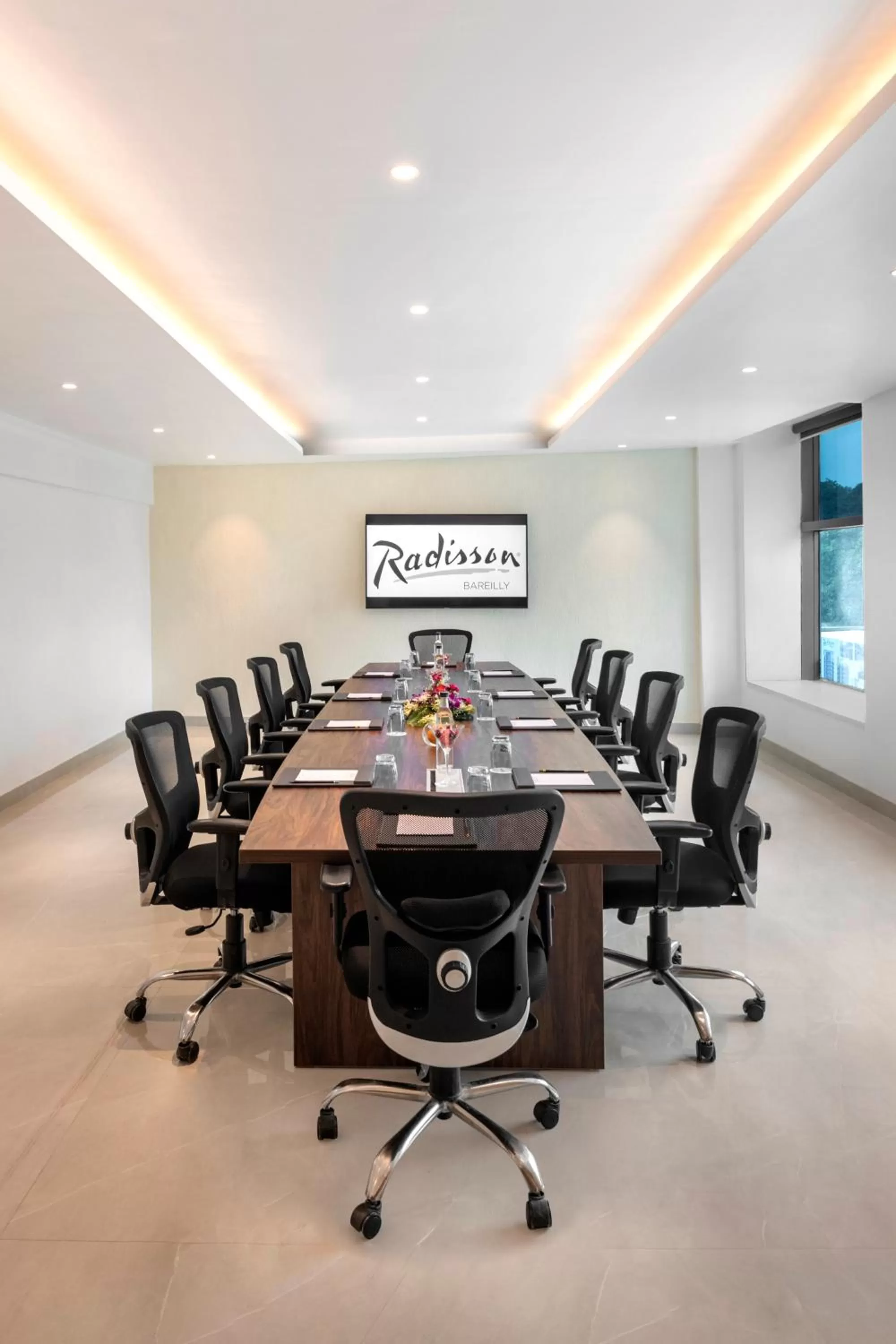 Meeting/conference room in Radisson Hotel Bareilly Airport