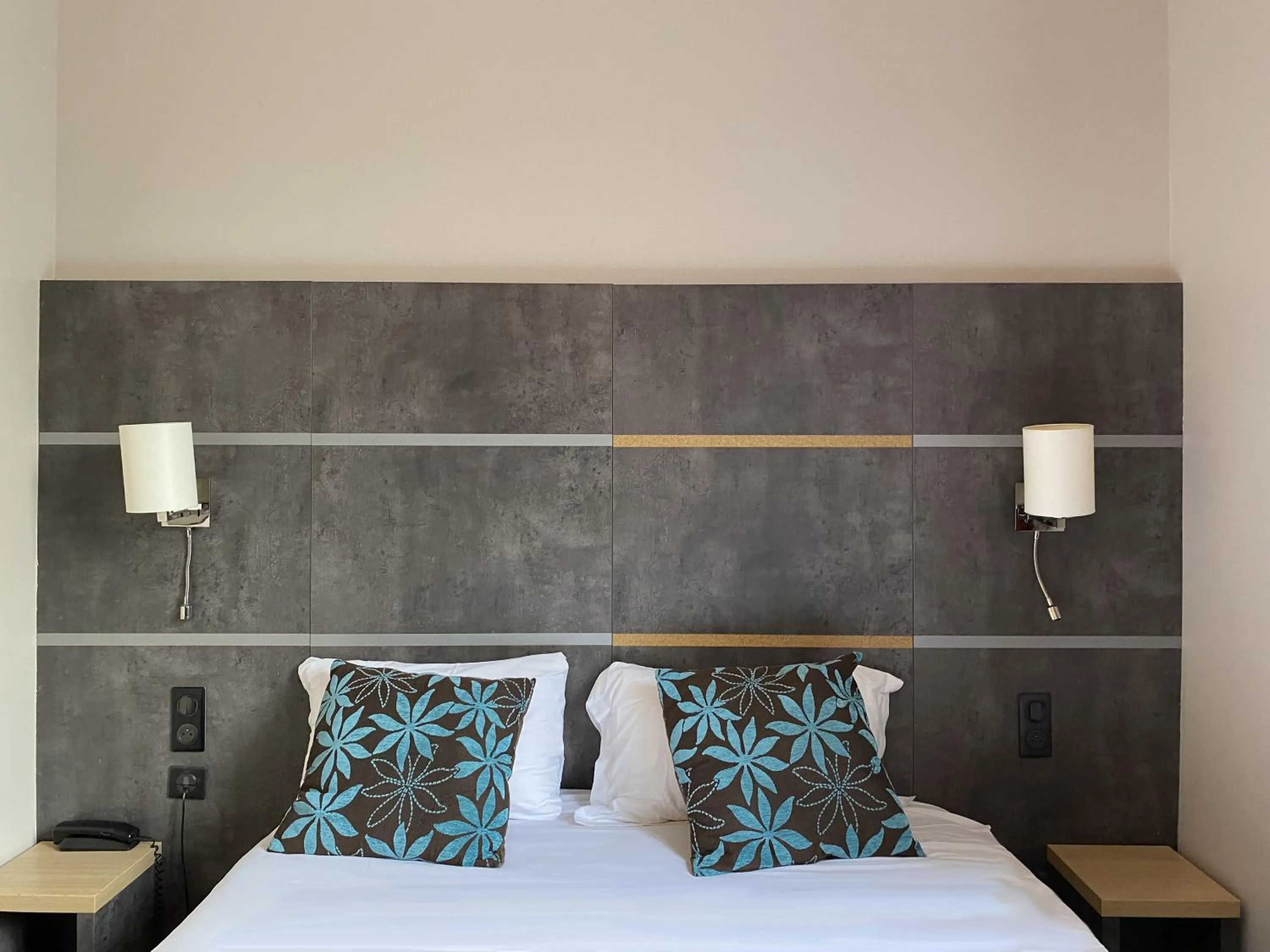 Bedroom, Bed in Timhotel Boulogne Rives de Seine