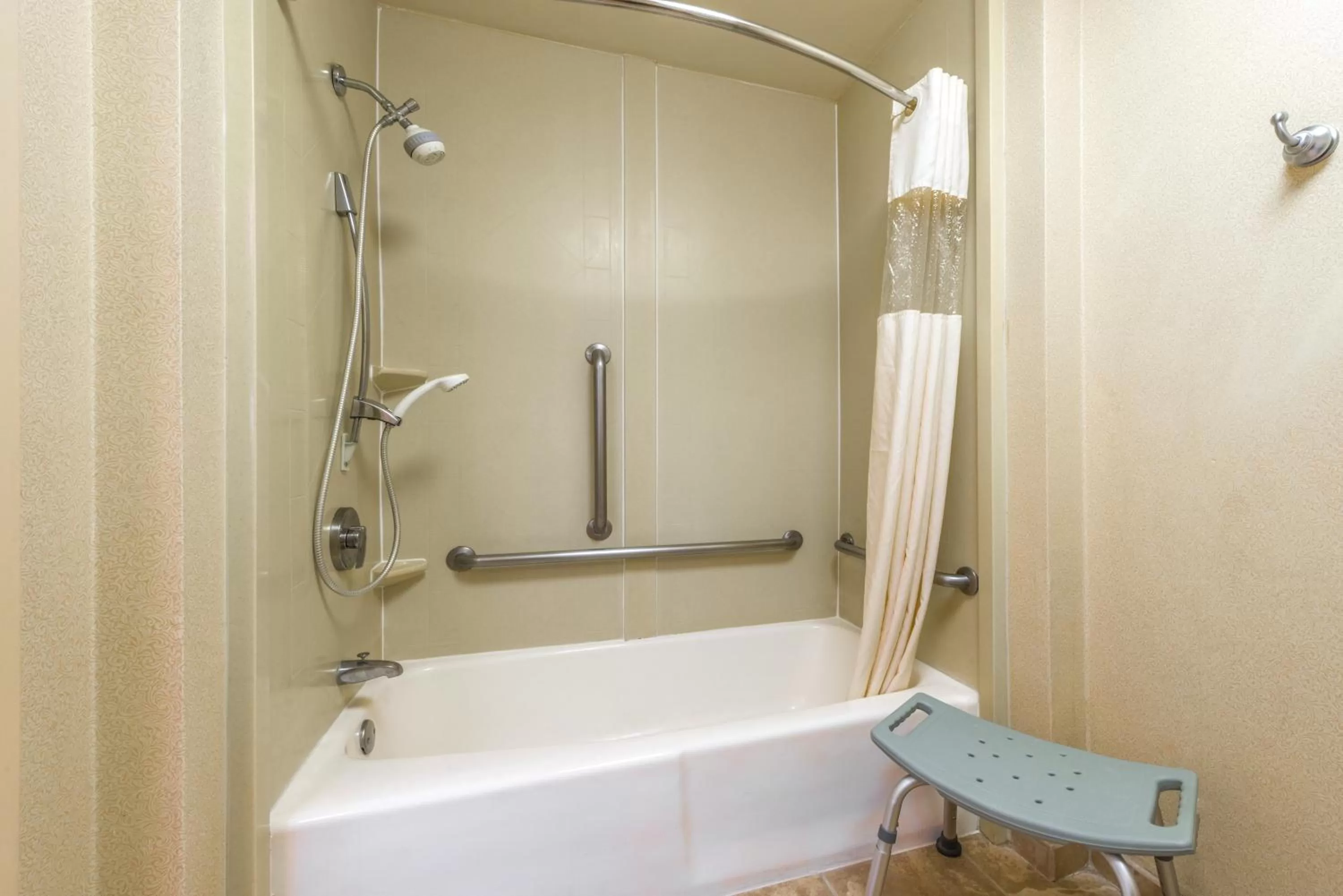 Days Inn & Suites by Wyndham Albuquerque North