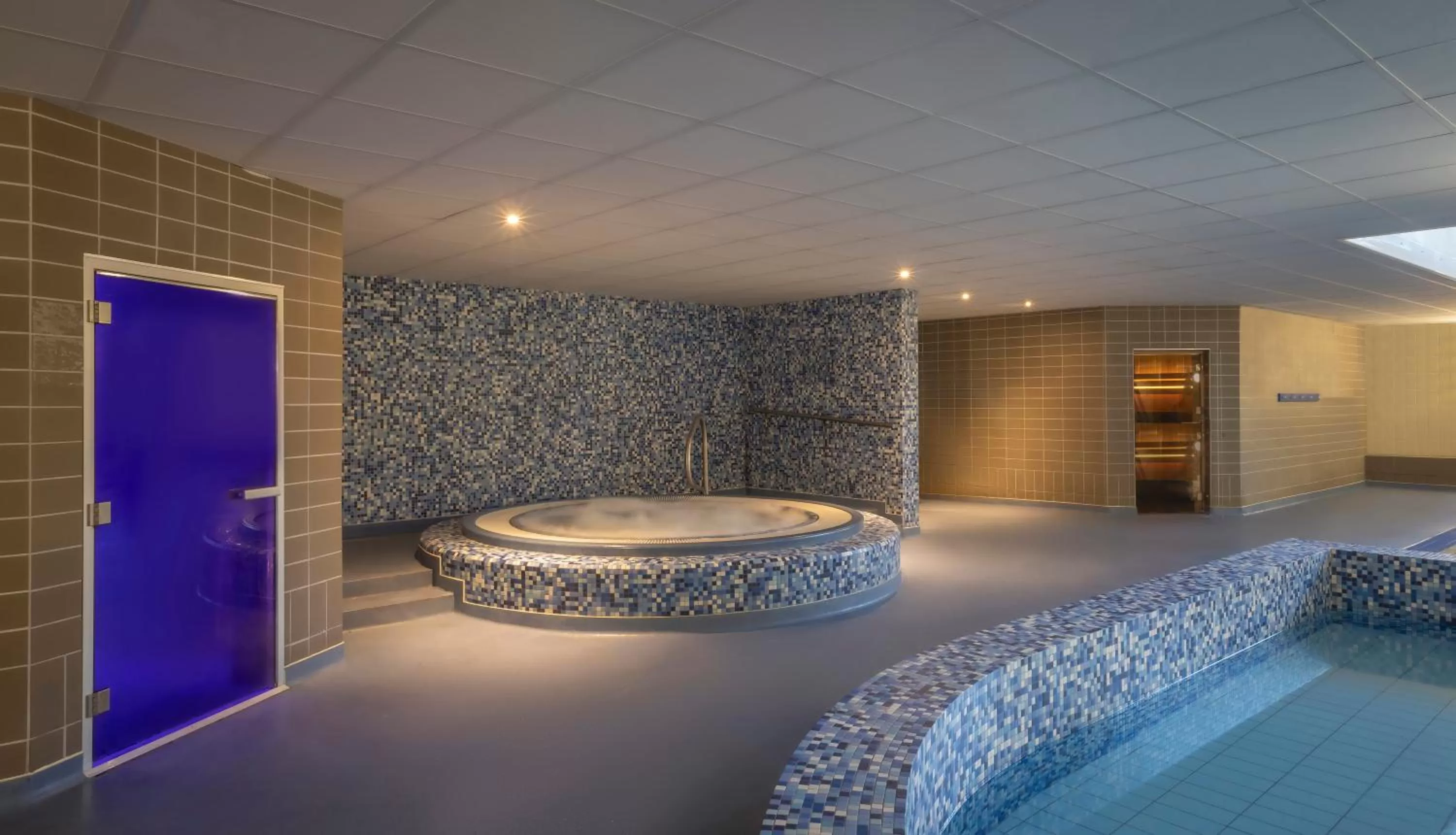 Swimming pool in Clayton Hotel Liffey Valley