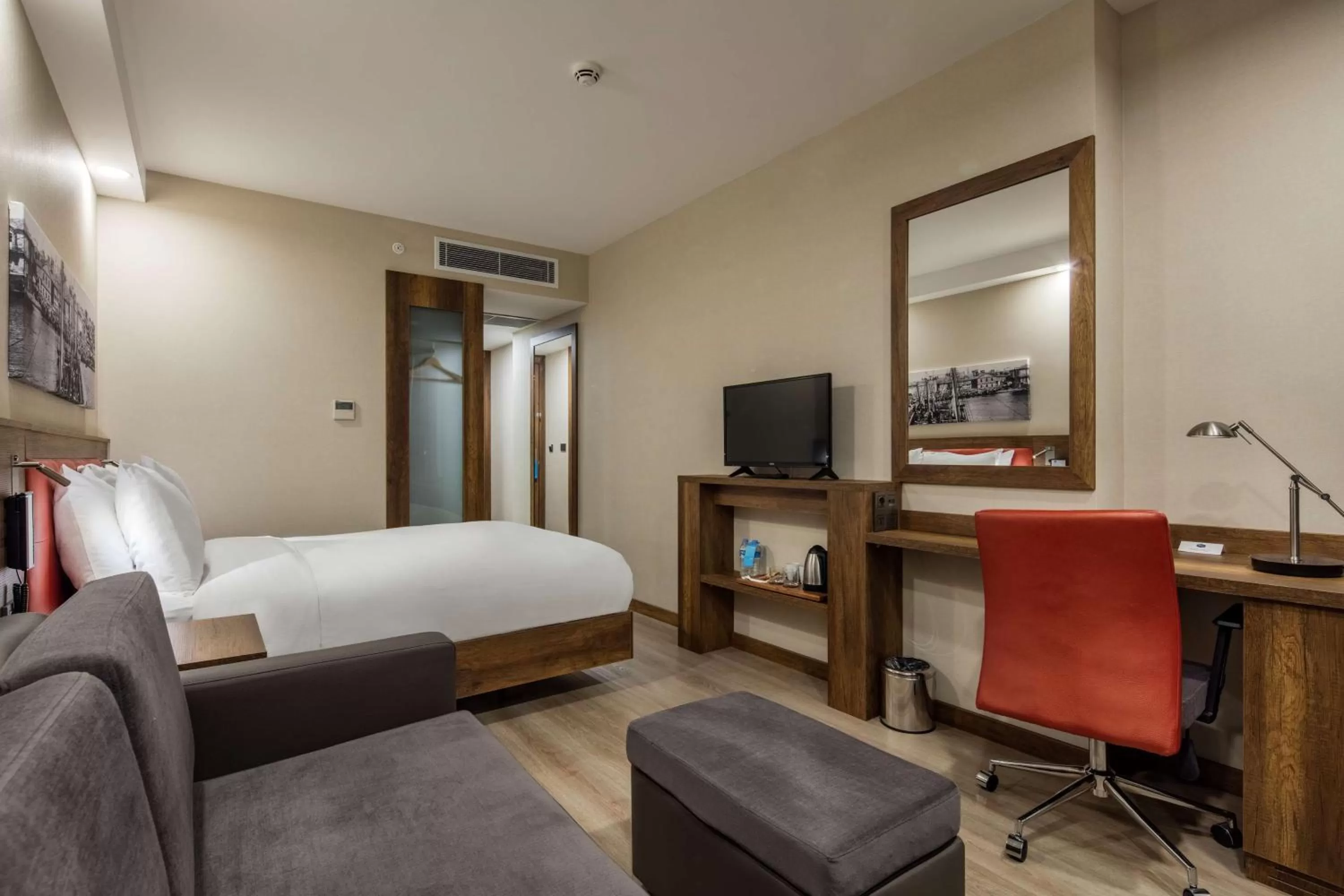 Bedroom, Bed in Hampton by Hilton Canakkale Gelibolu