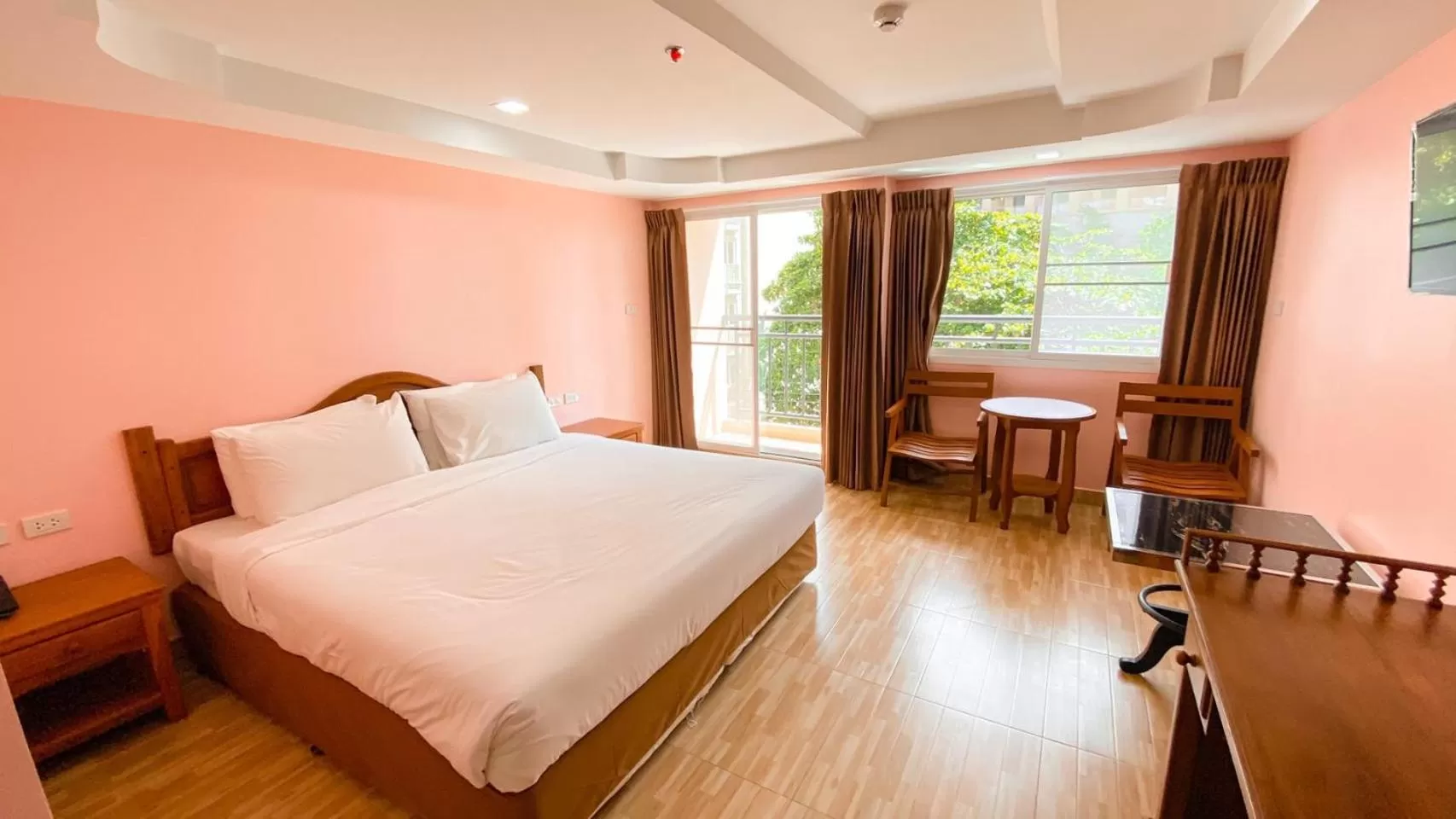 Bed in A.A. Pattaya Golden Beach Hotel