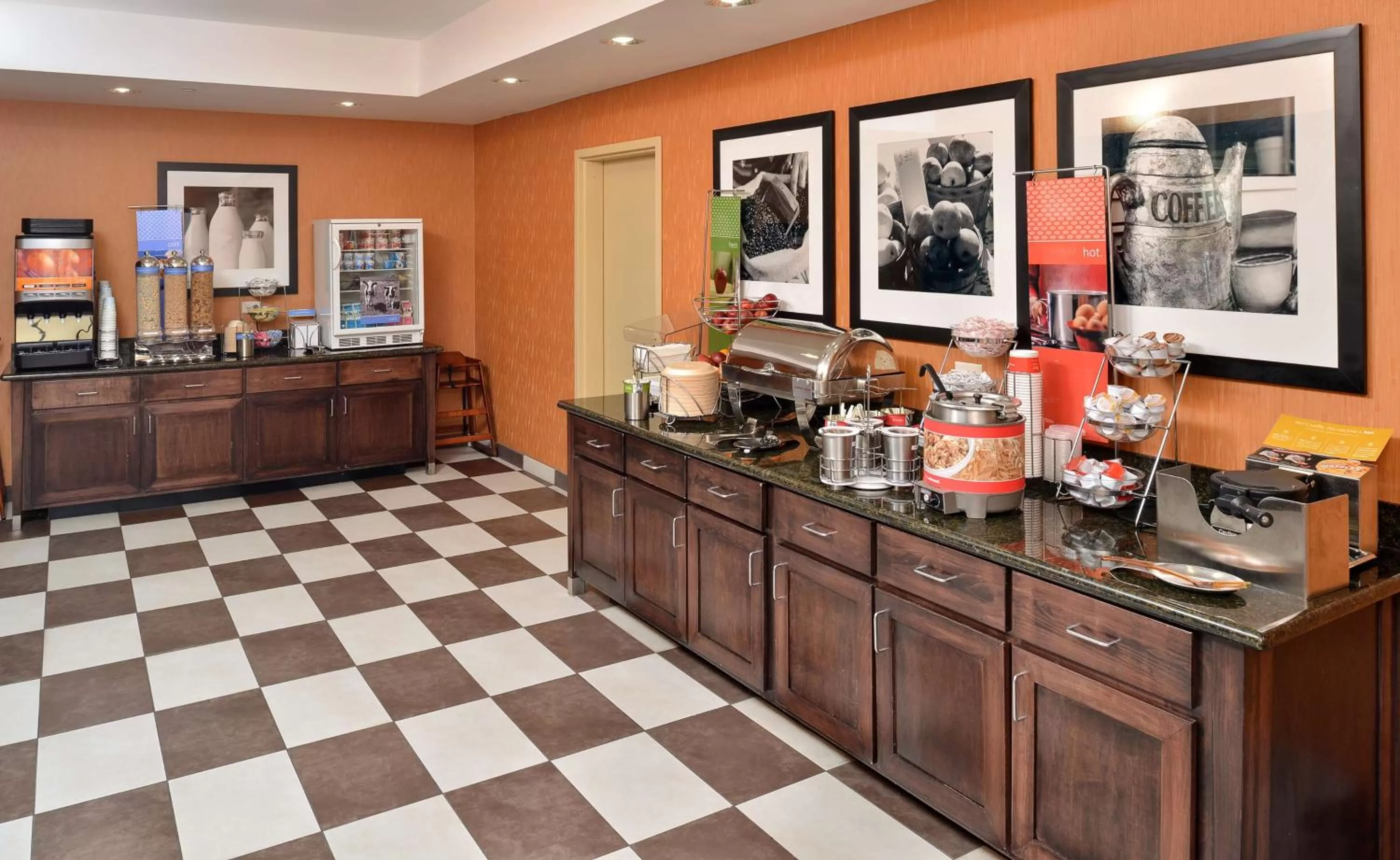 Dining area in Hampton Inn Ottumwa