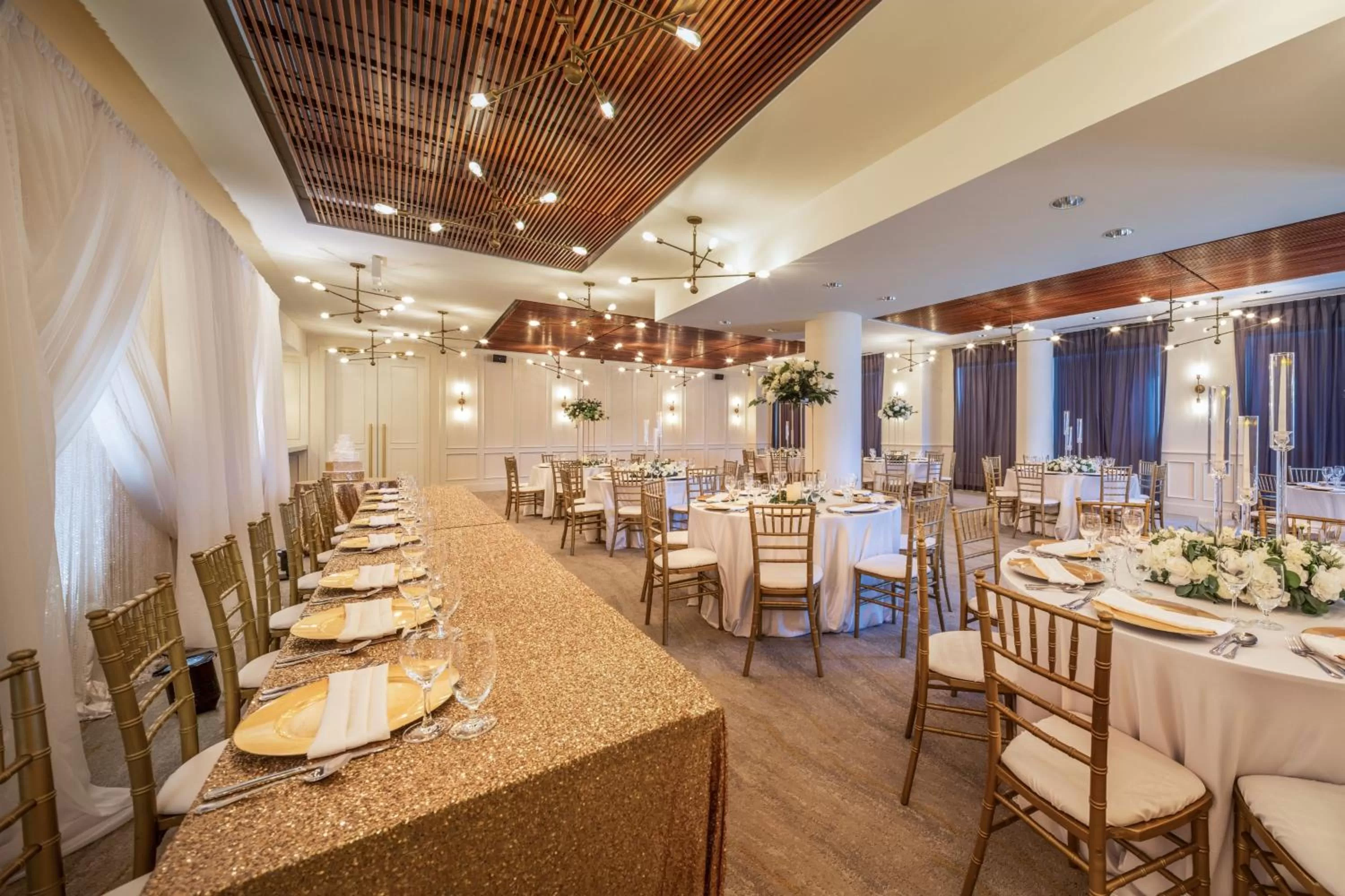 Meeting/conference room in Courtyard by Marriott Calgary South