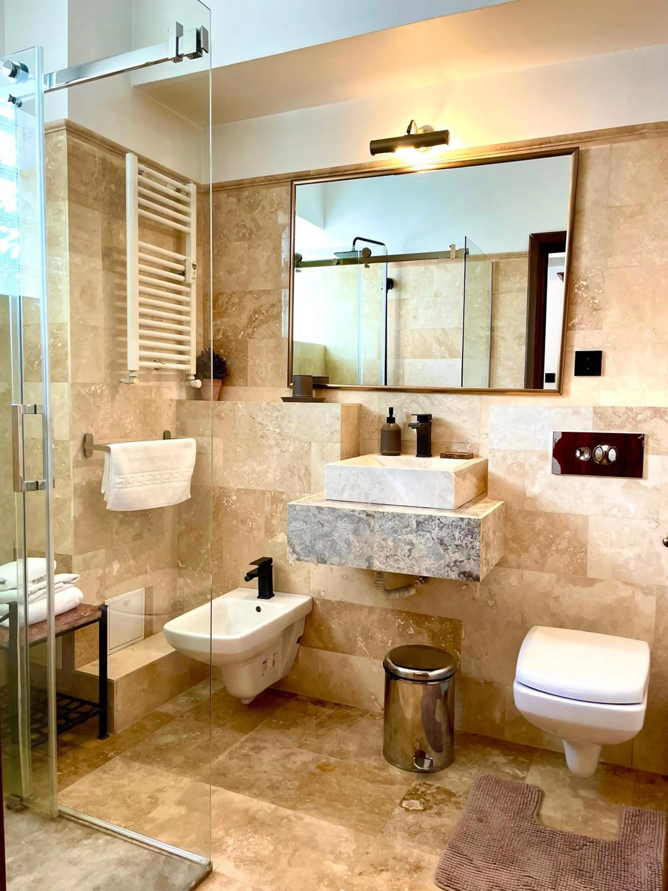 Arc de Triomphe Studios