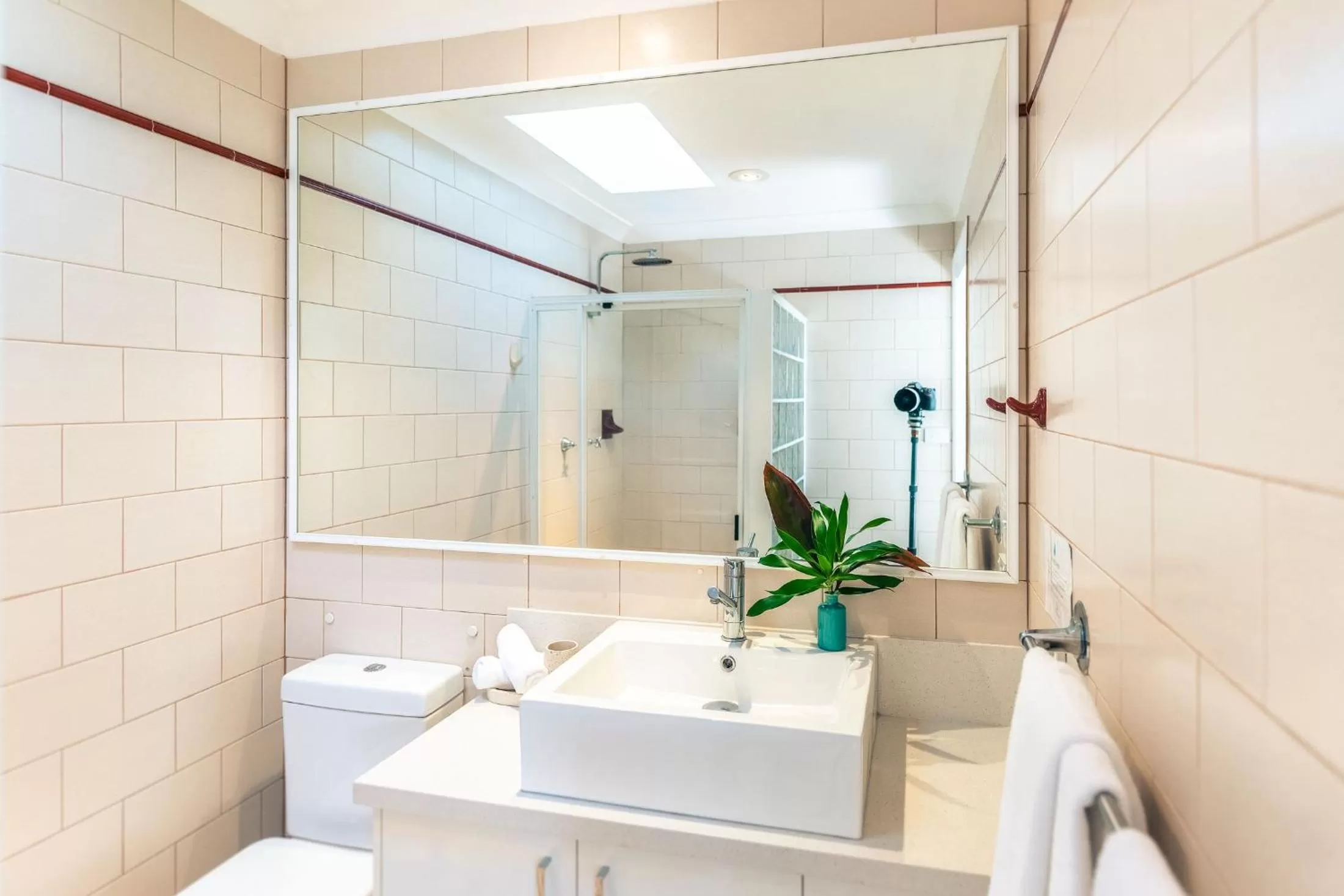 Shower in Sensom at Sapphire - Adults only B&B